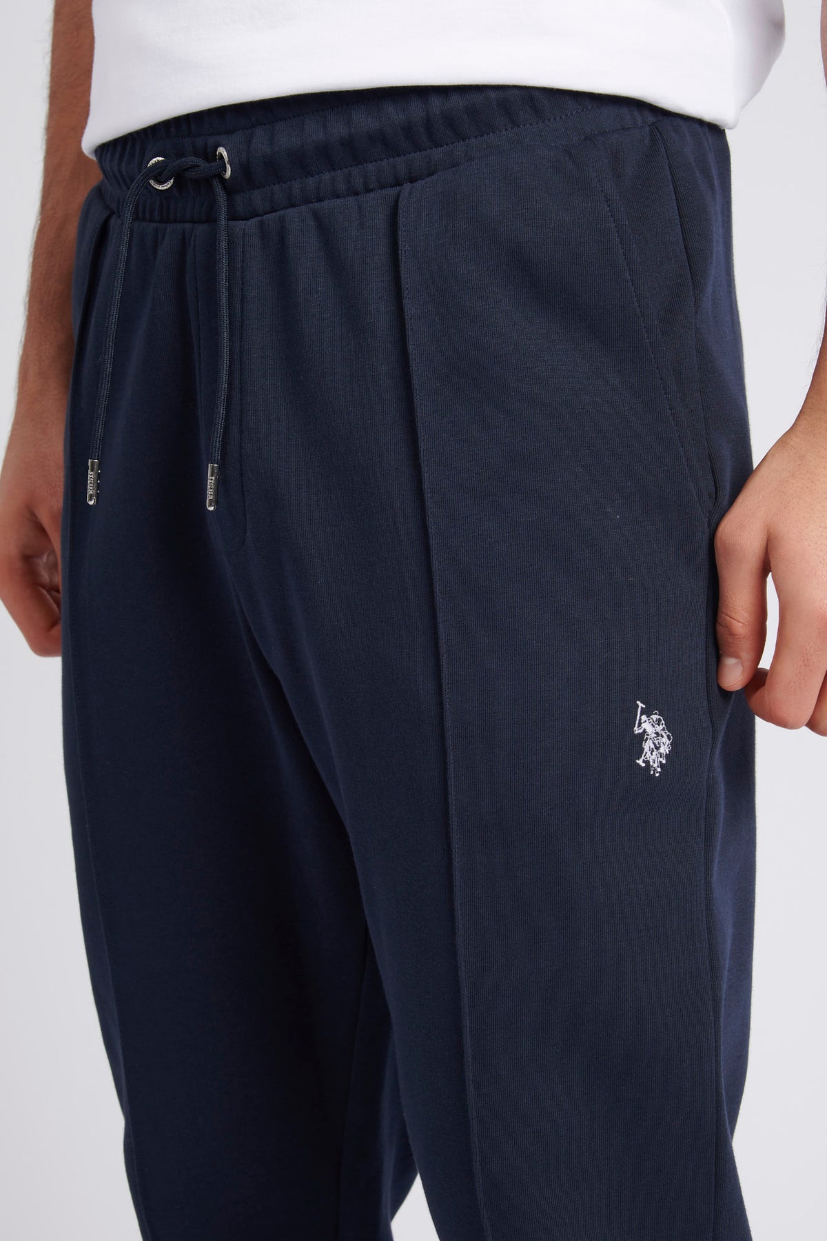 Mens Classic Fit Pin Tuck Joggers in Dark Sapphire Navy / White DHM