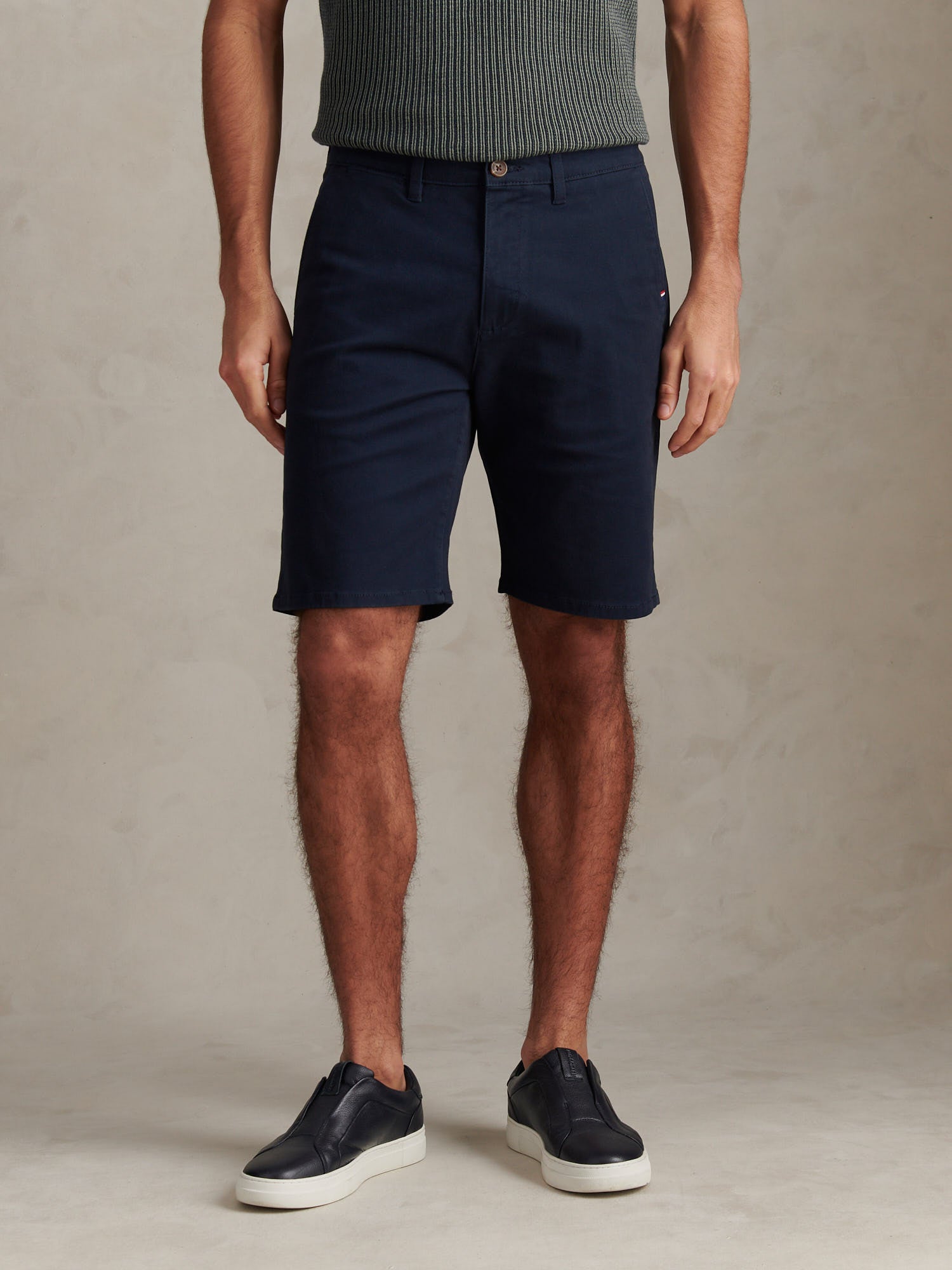 Mens Classic Chinos Shorts in Dark Sapphire Navy / Haute Red DHM
