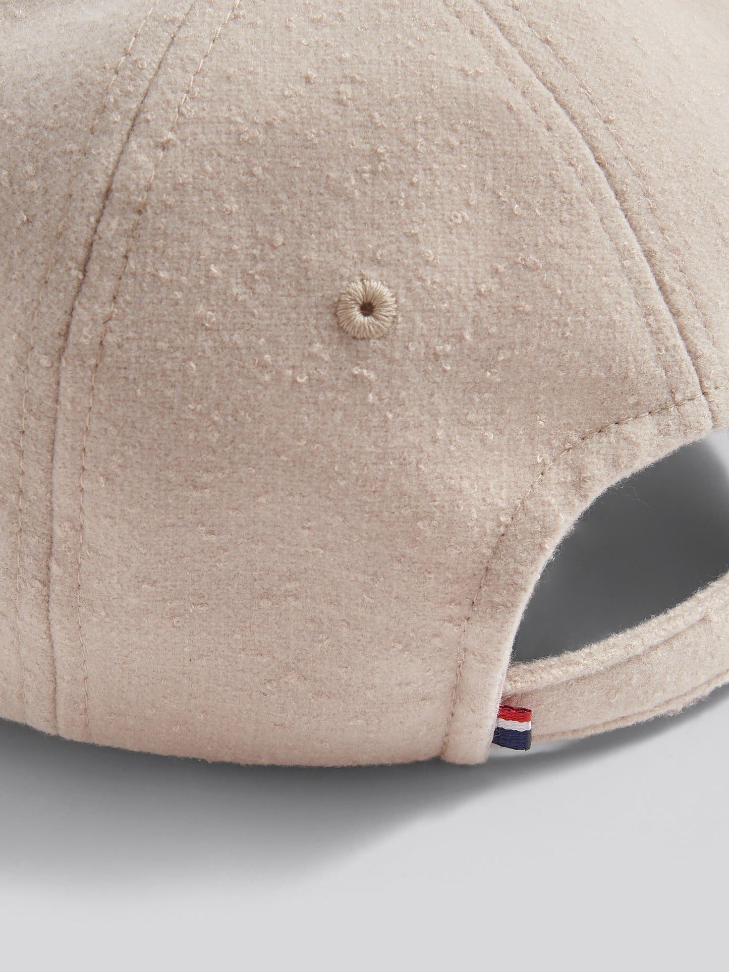Mens Boucle Cap in Atmosphere