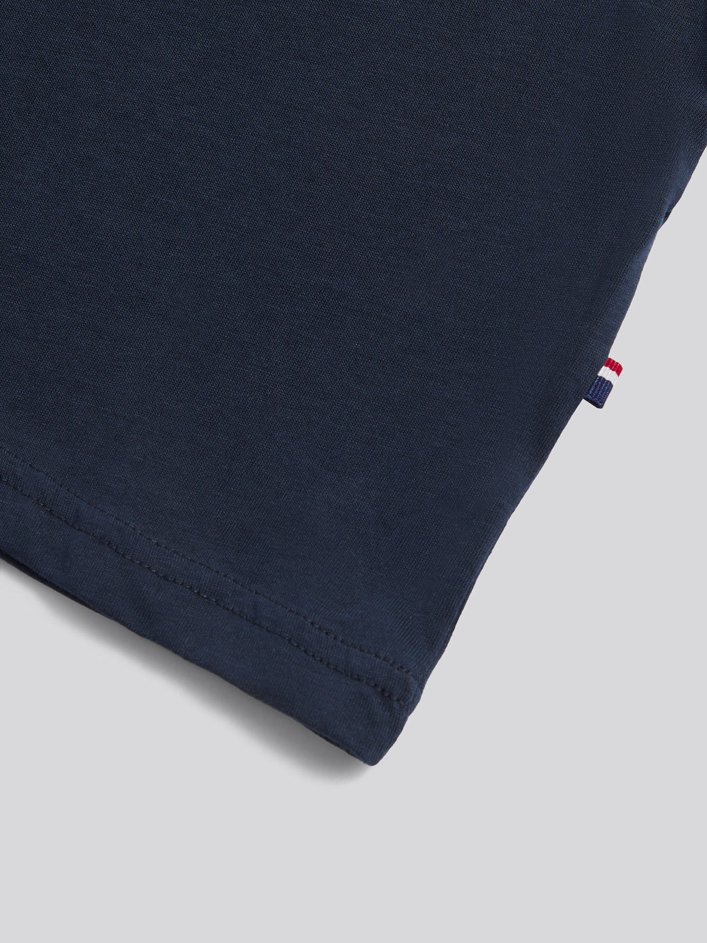 Boys Player 3 T-Shirt in Dark Sapphire Navy / Haute Red DHM