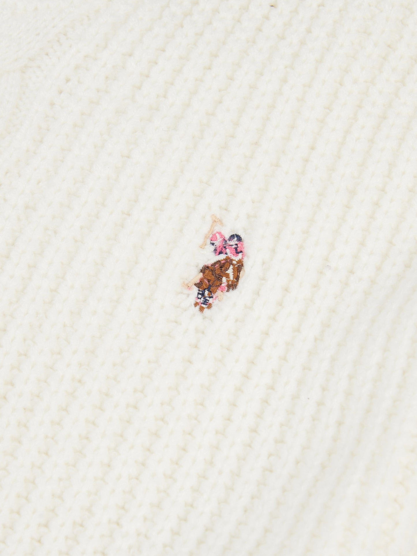 Womens Chunky Central Cable Jumper in Egret