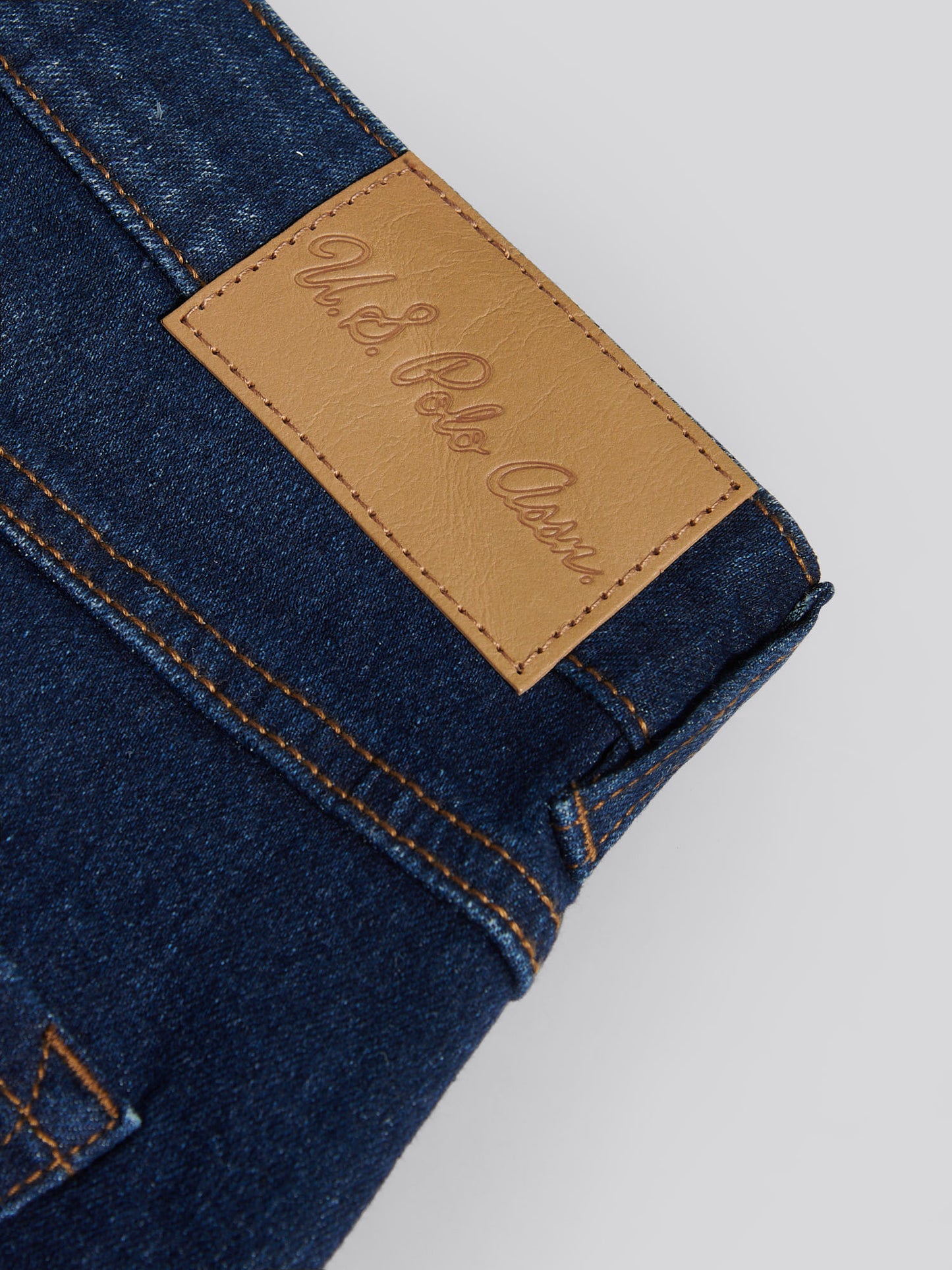 Womens Wide Fit Jean in Dark Blue Wash