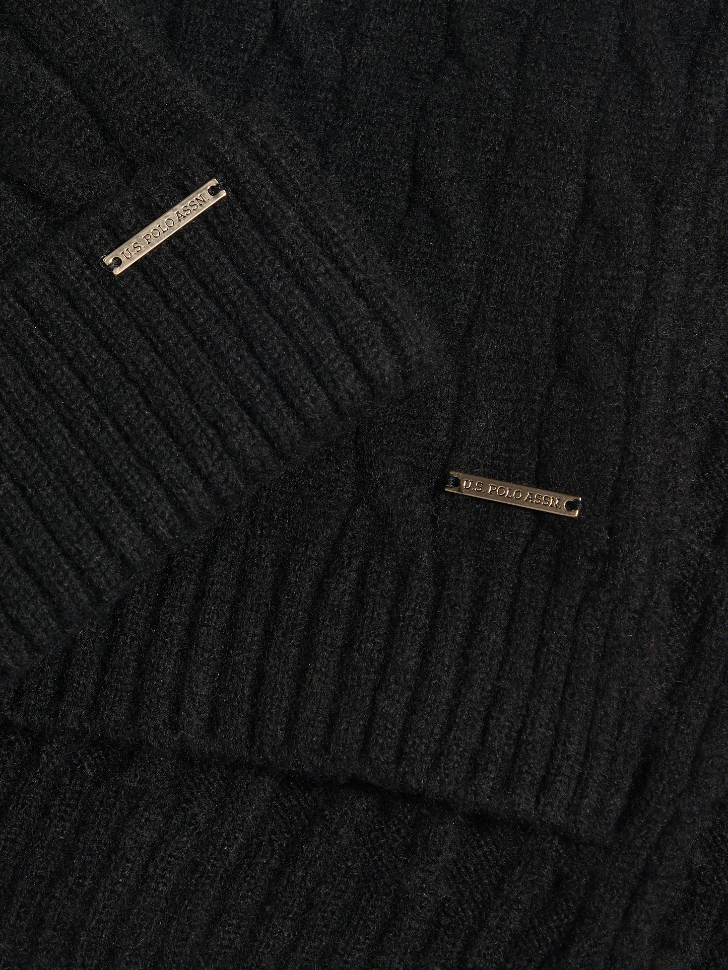 Womens Signature Cable Knit Beanie & Scarf Gift Set Black