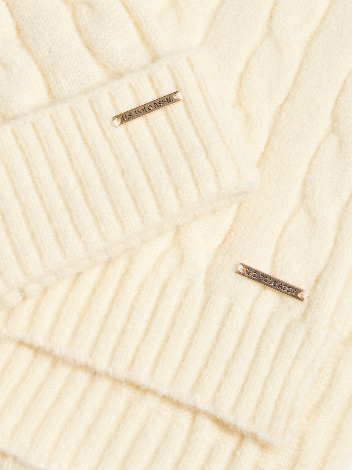 Womens Signature Cable Knit Beanie & Scarf Gift Set Marshmallow