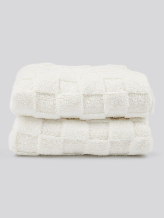 Premium Plush Jacquard Throw in Bright White