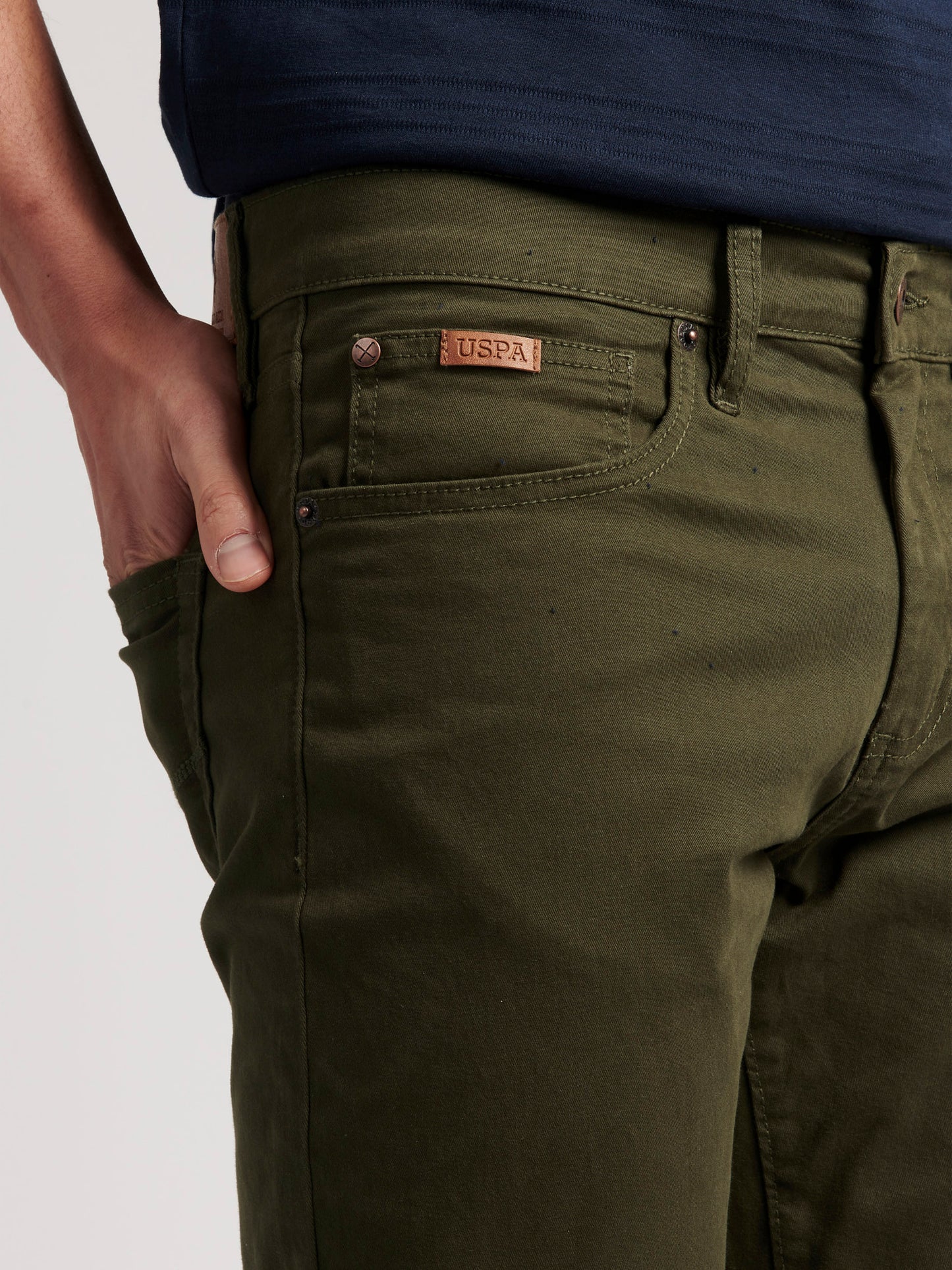 Mens Woven Trousers in Army Green