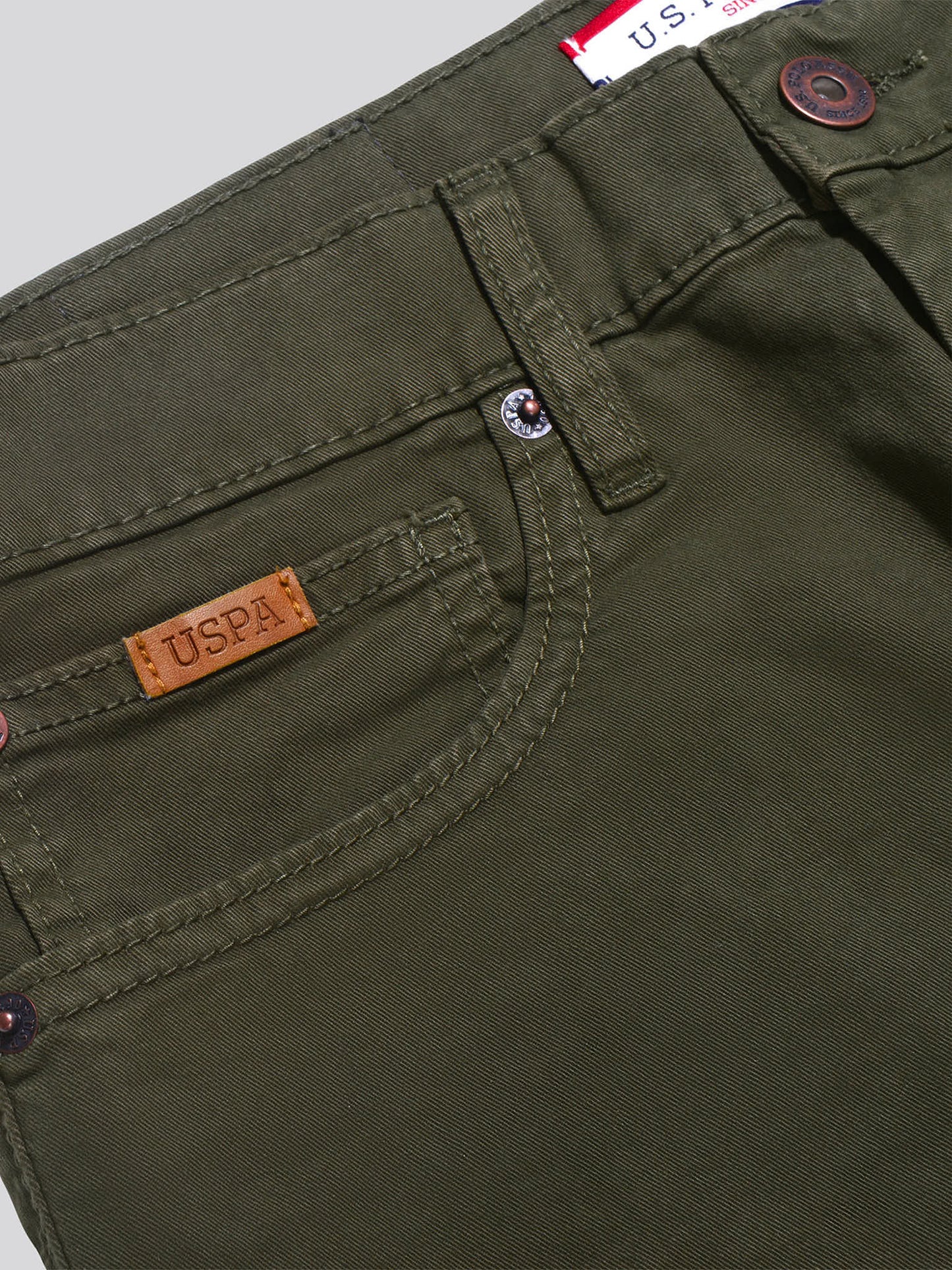 Mens Woven Trousers in Army Green