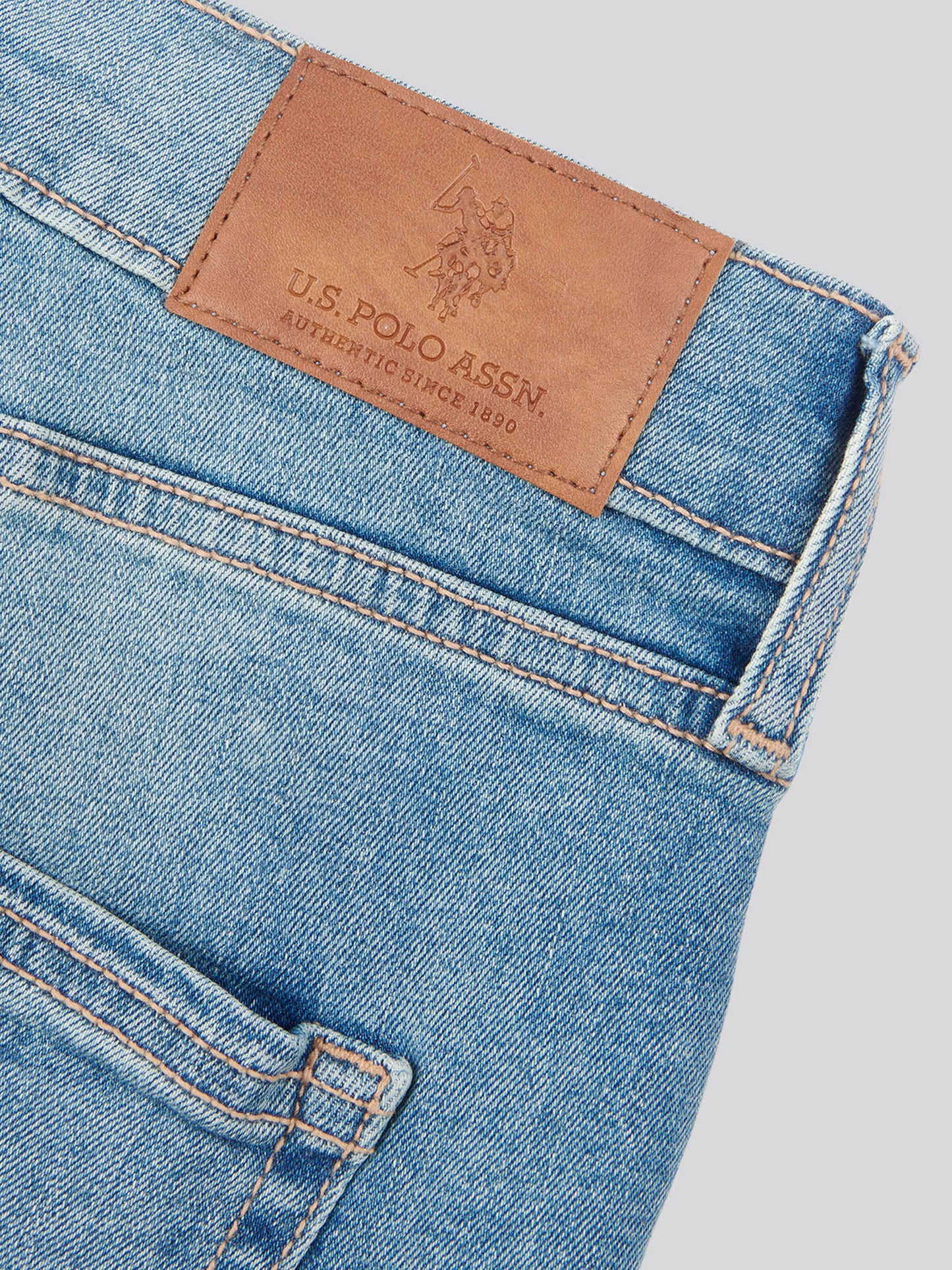 Mens 5 Pocket Regular Fit Denim Jeans in Mid Wash