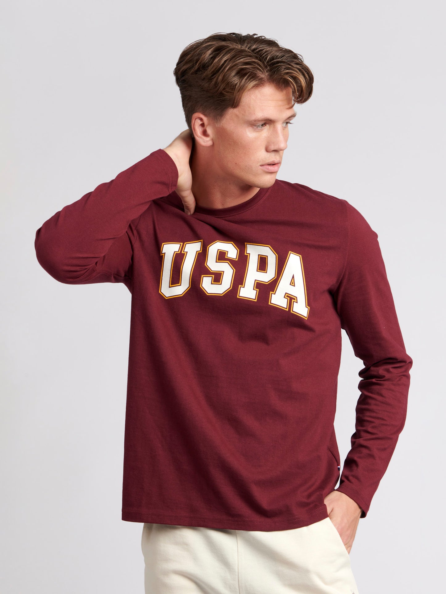 Men Arch Graphic Long Sleeve T-Shirt in Windsor Wine