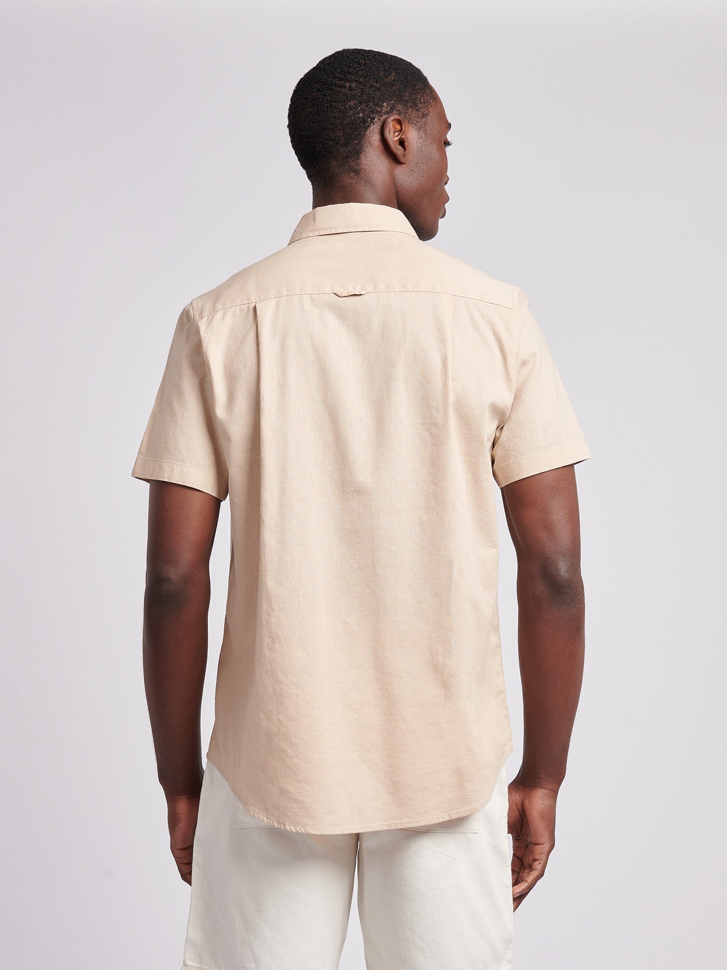Mens Linen Blend Short Sleeve Shirt in Doeskin