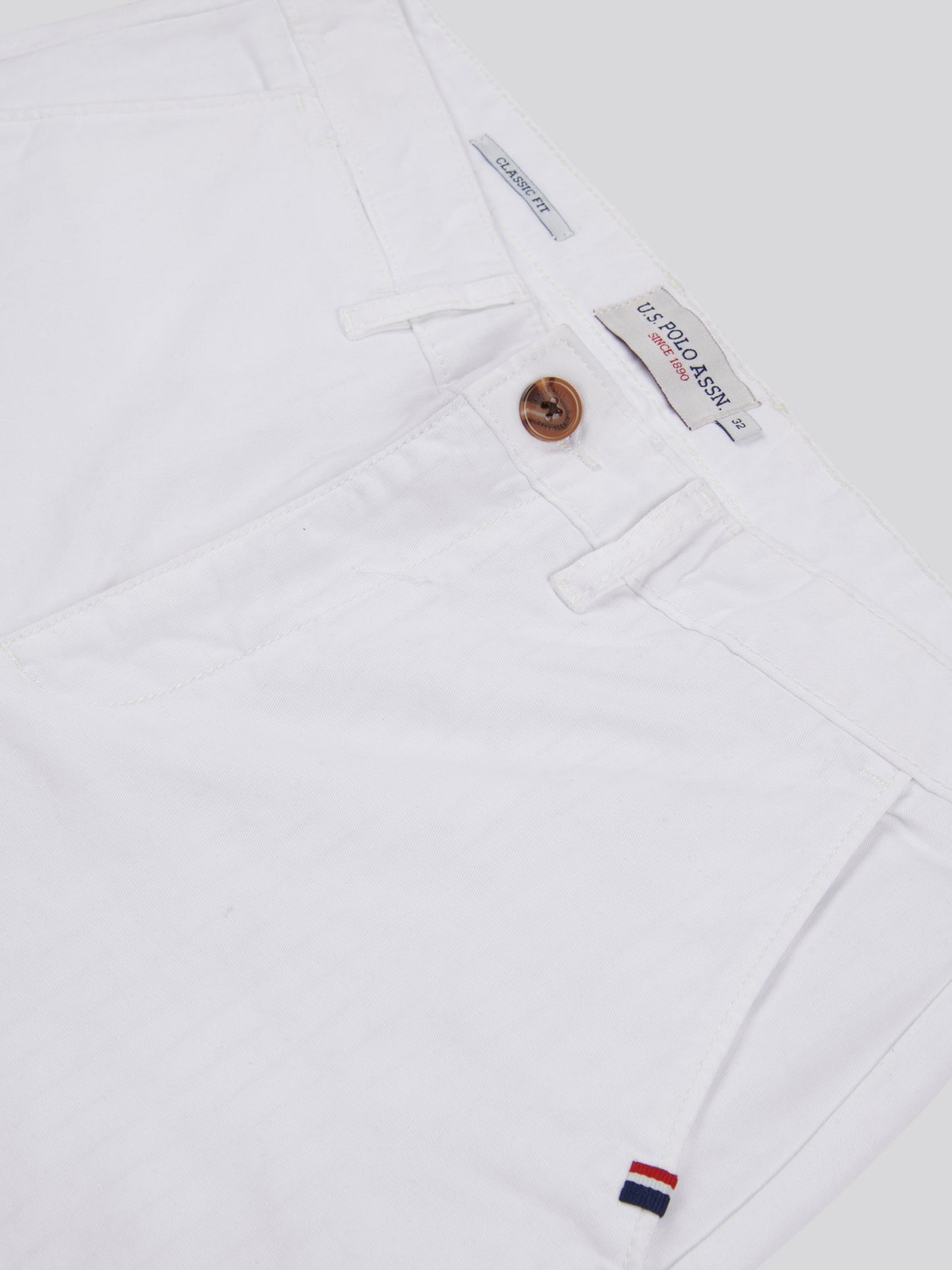 Mens Classic Chinos Shorts in Bright White