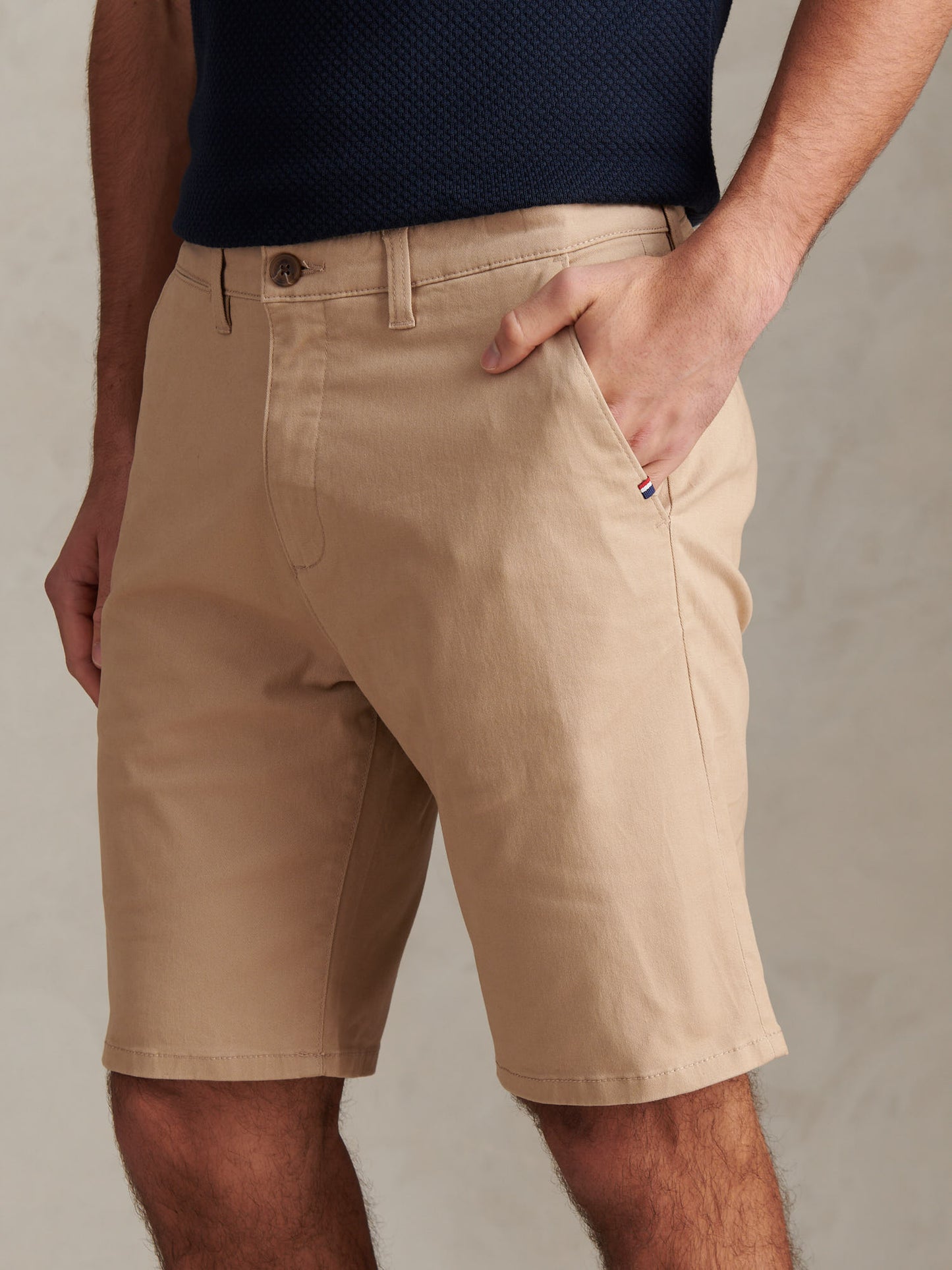 Mens Classic Chinos Shorts in Cornstalk