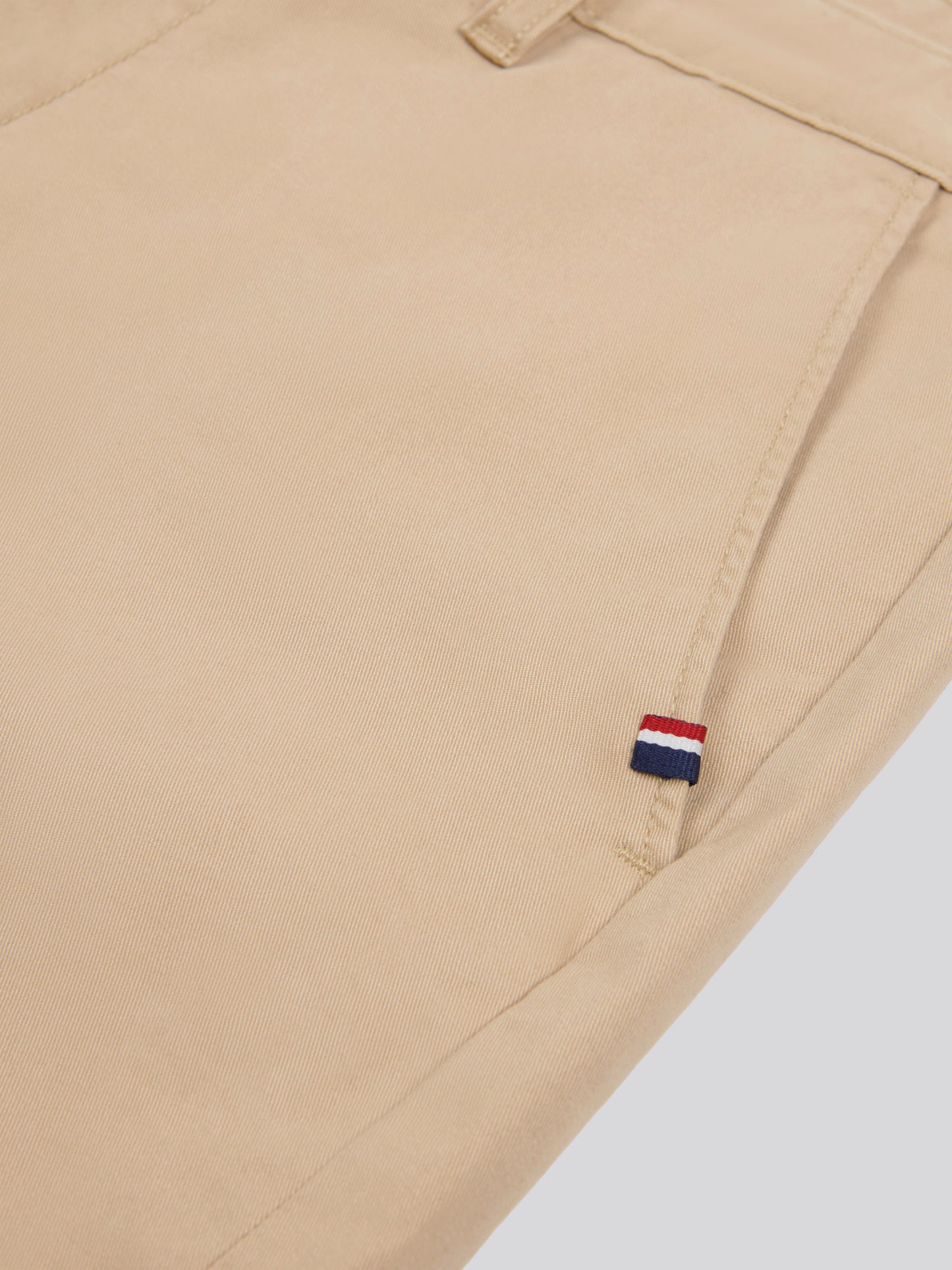 Mens Classic Chinos Shorts in Cornstalk