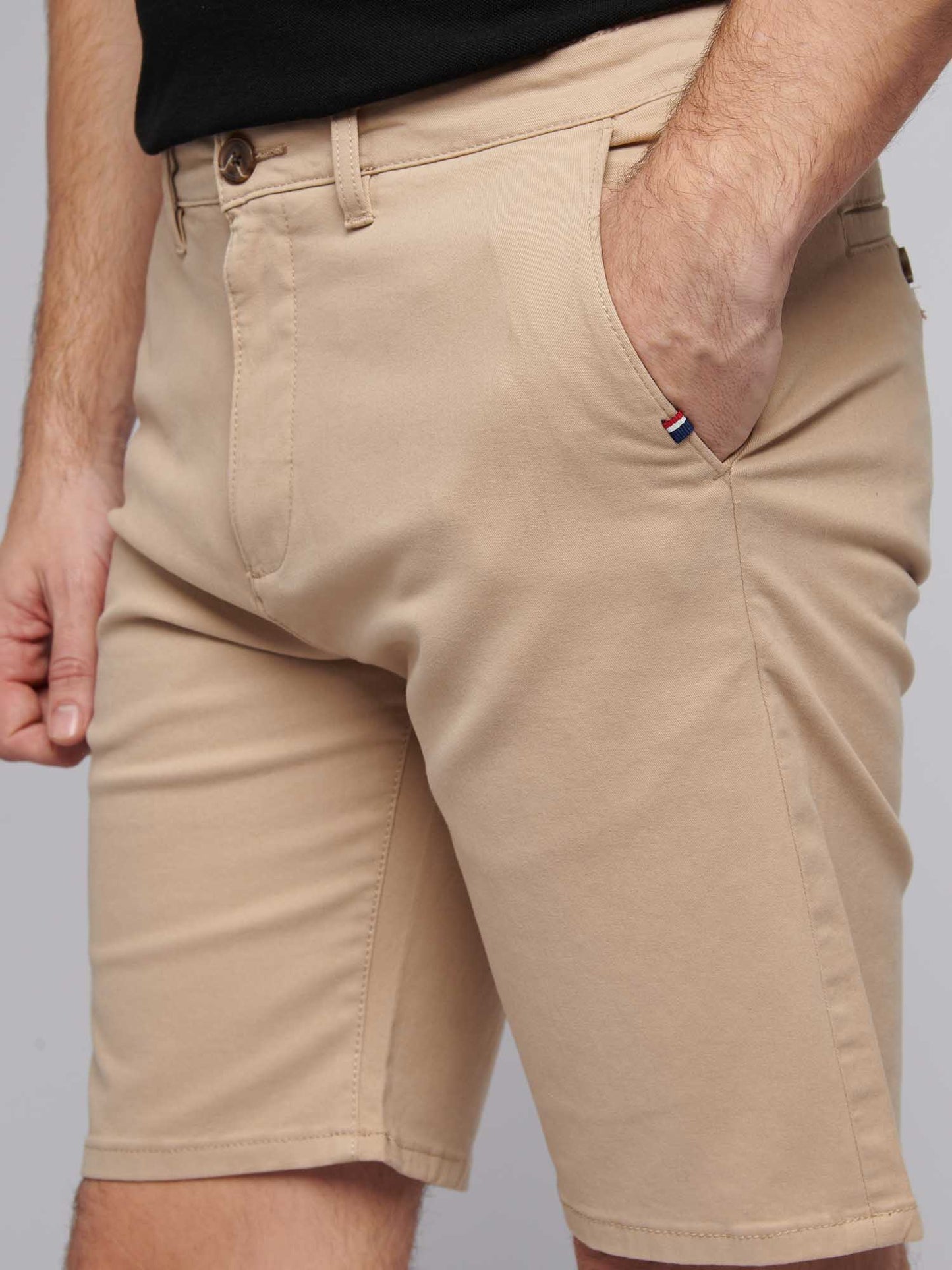 Mens Classic Chinos Shorts in Cornstalk