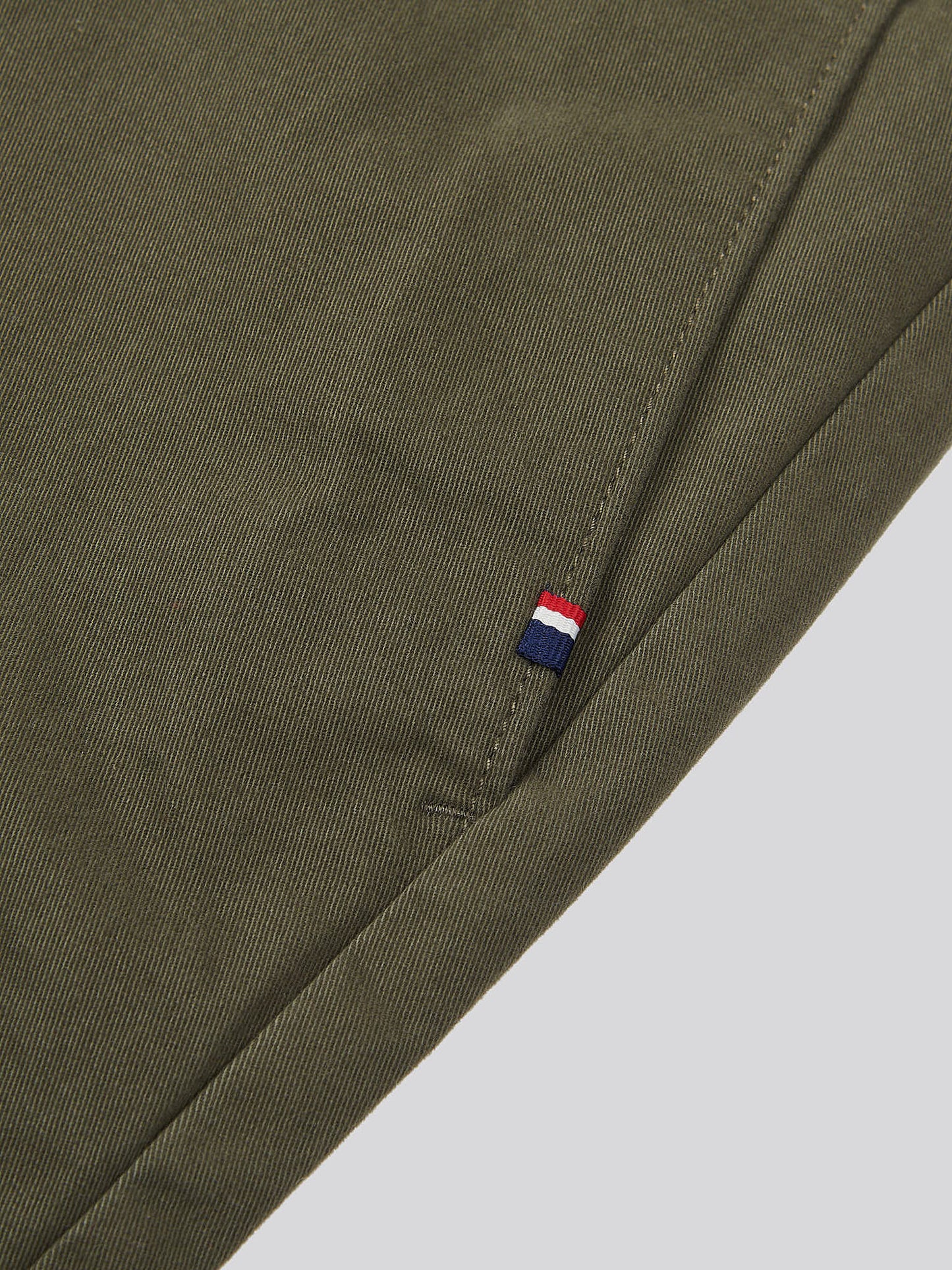 Mens Classic Chinos Shorts in Forest Night
