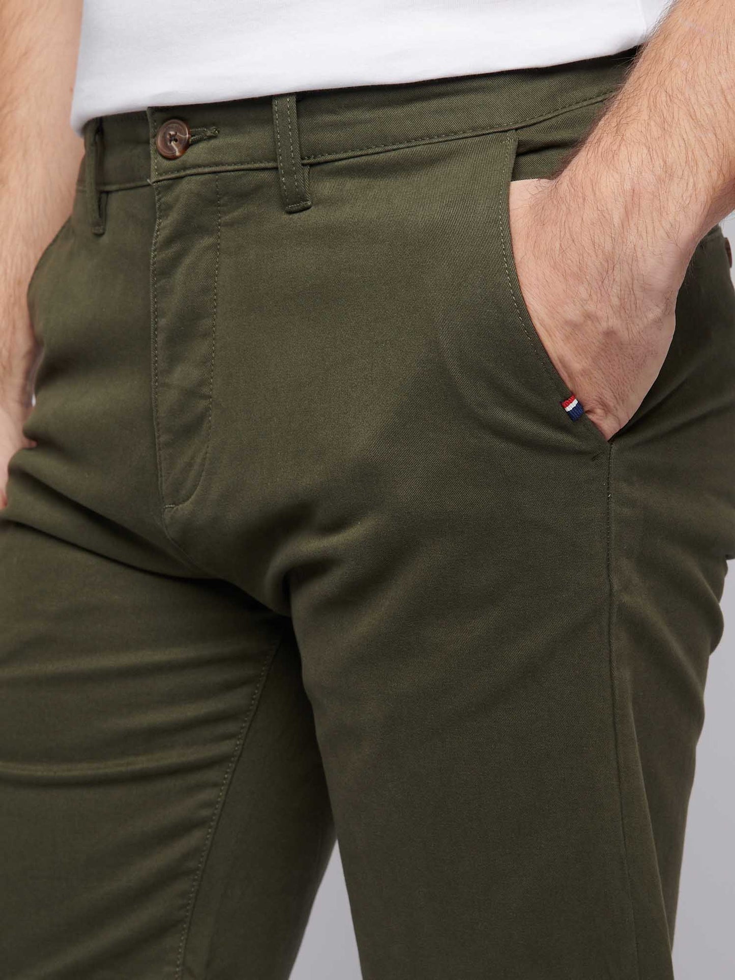 Mens Classic Chinos Shorts in Forest Night