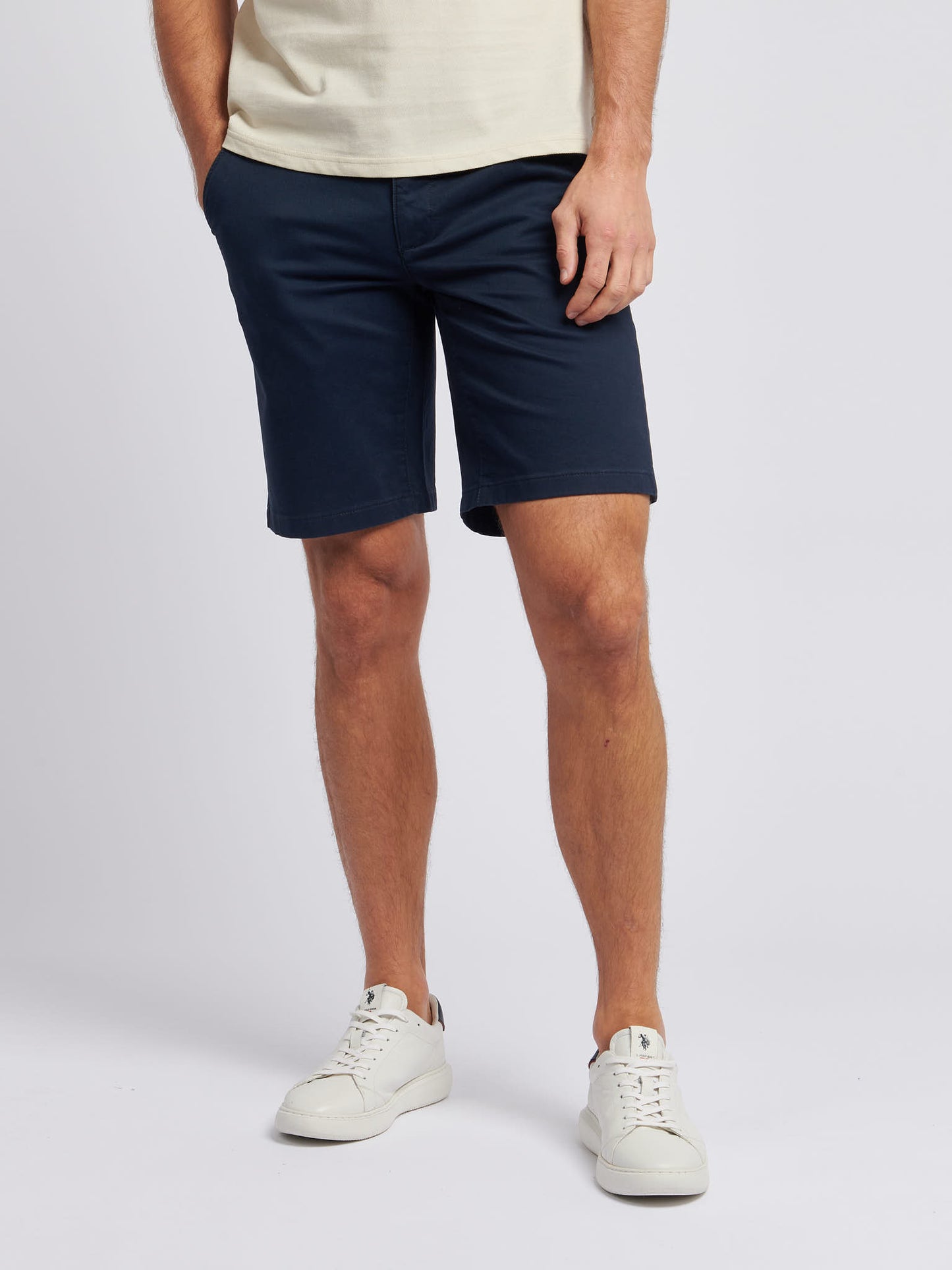 Mens Classic Chinos Shorts in Dark Sapphire Navy / Haute Red DHM