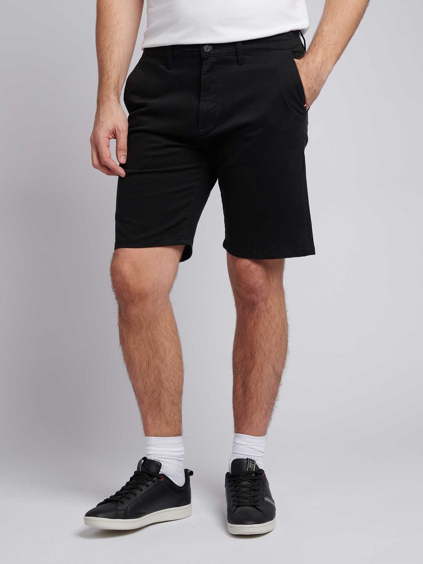Mens Classic Chinos Shorts in Black Bright White DHM