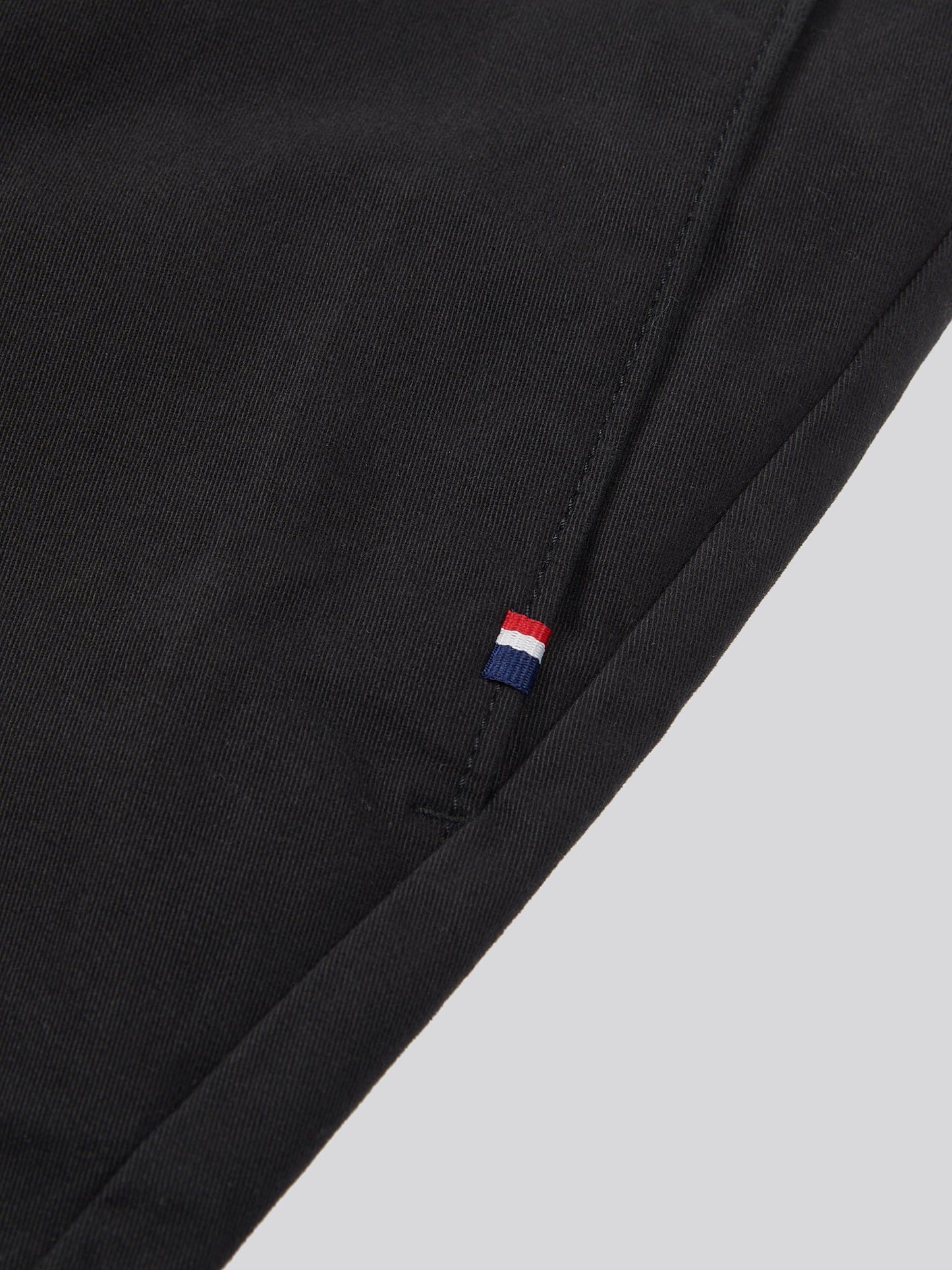 Mens Classic Chinos Shorts in Black Bright White DHM