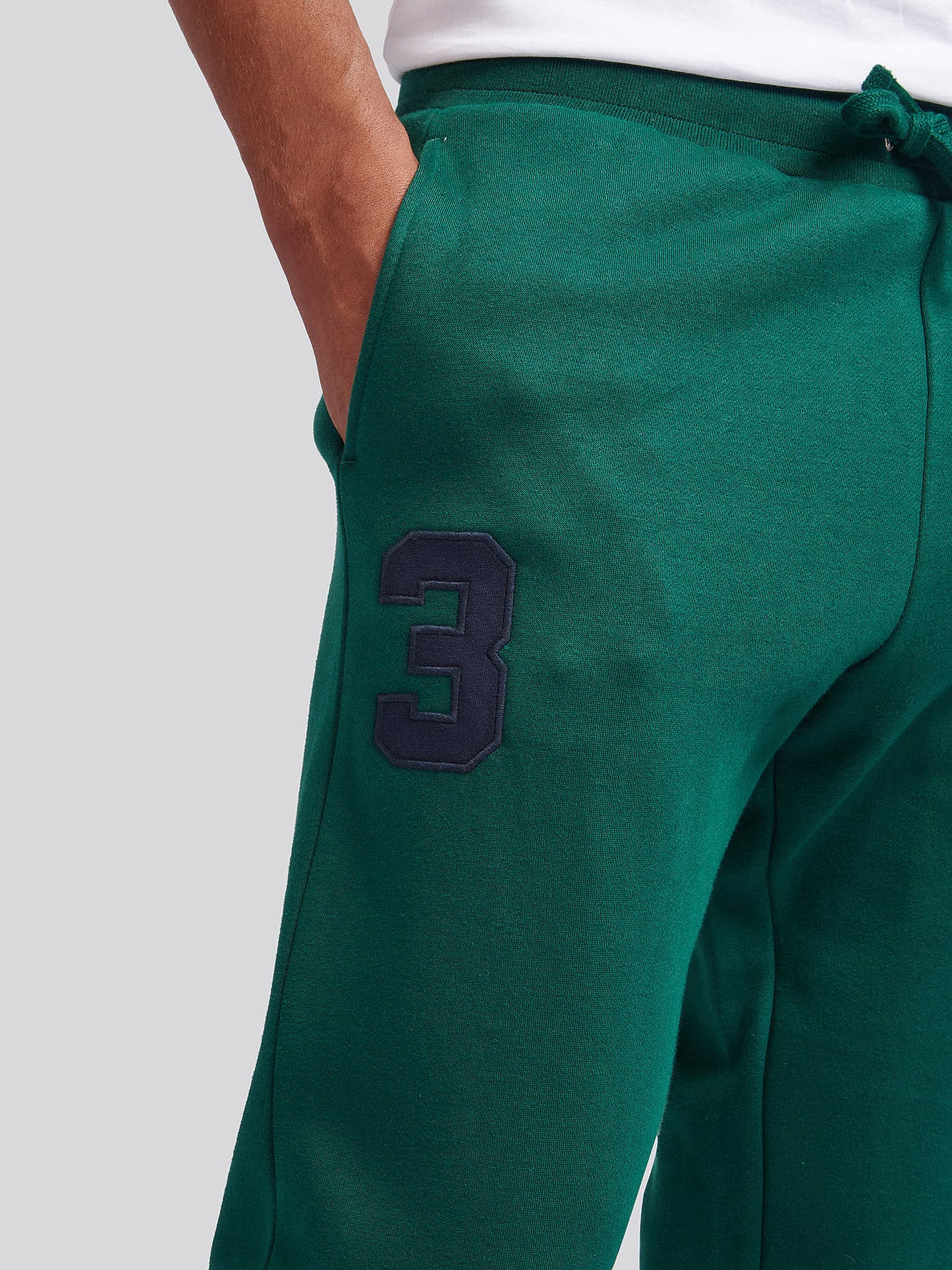 Mens Player 3 Jogger in Rain Forest
