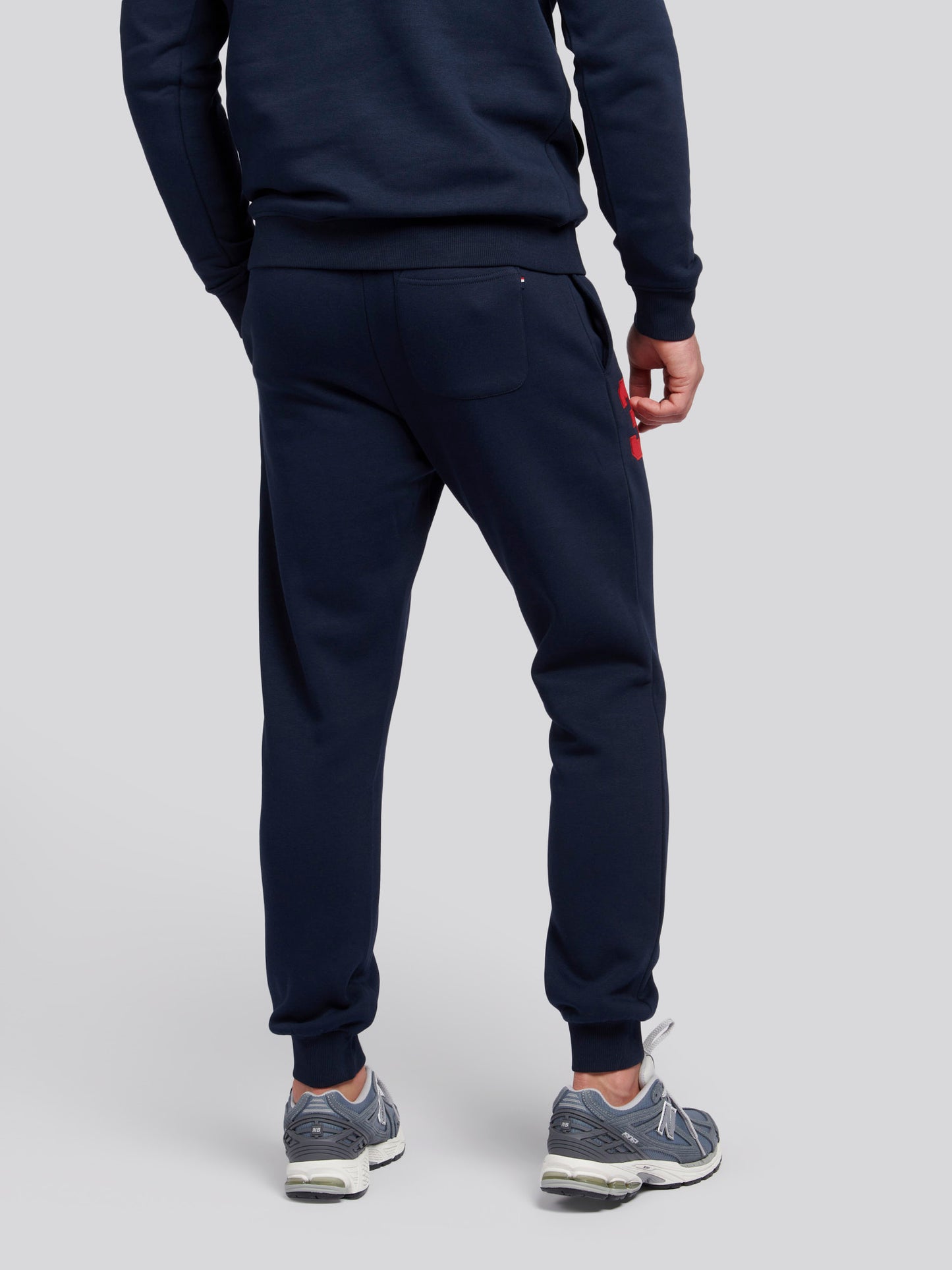 Mens Player 3 Jogger in Dark Sapphire Navy / Haute Red DHM