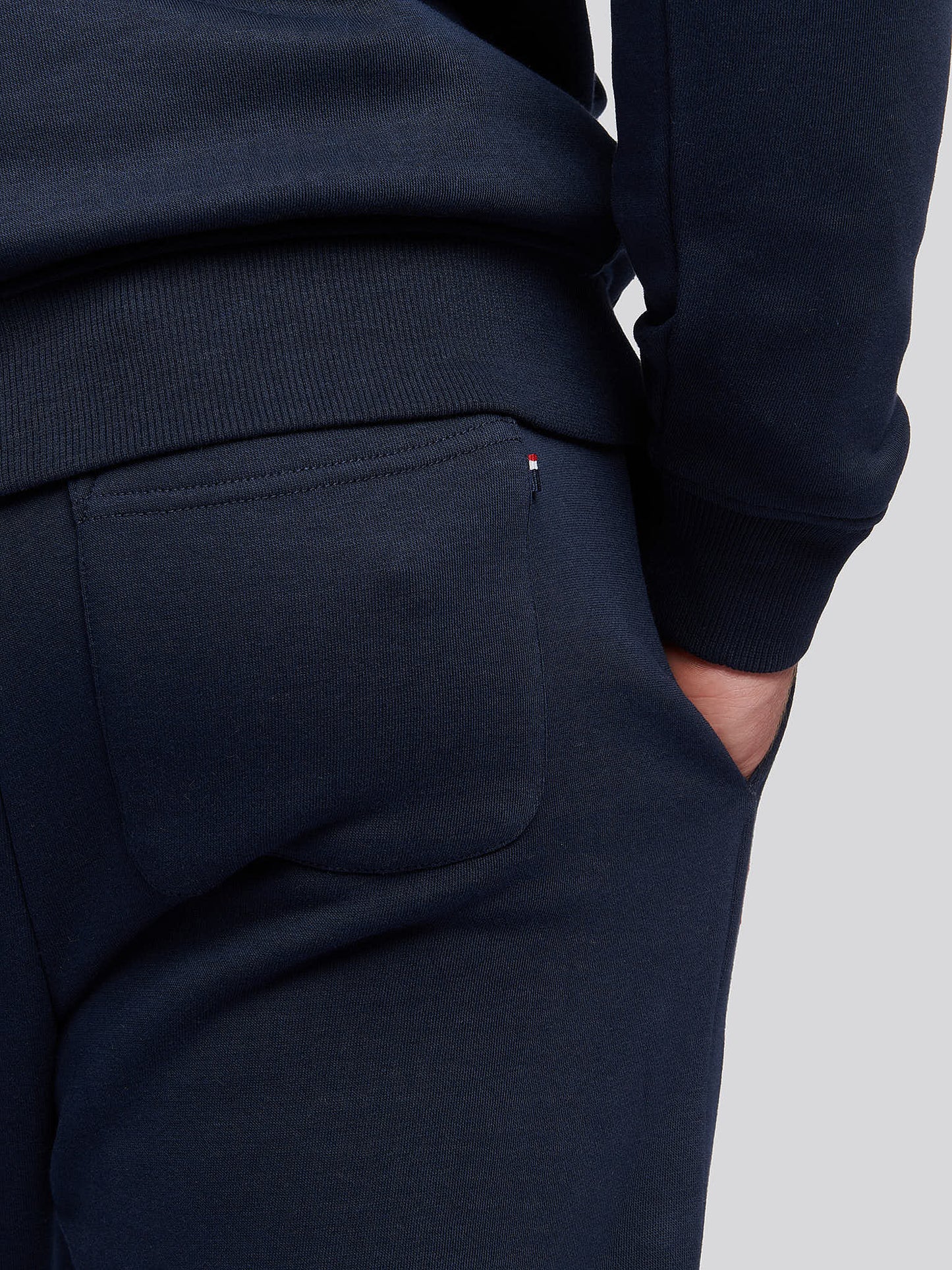 Mens Player 3 Jogger in Dark Sapphire Navy / Haute Red DHM