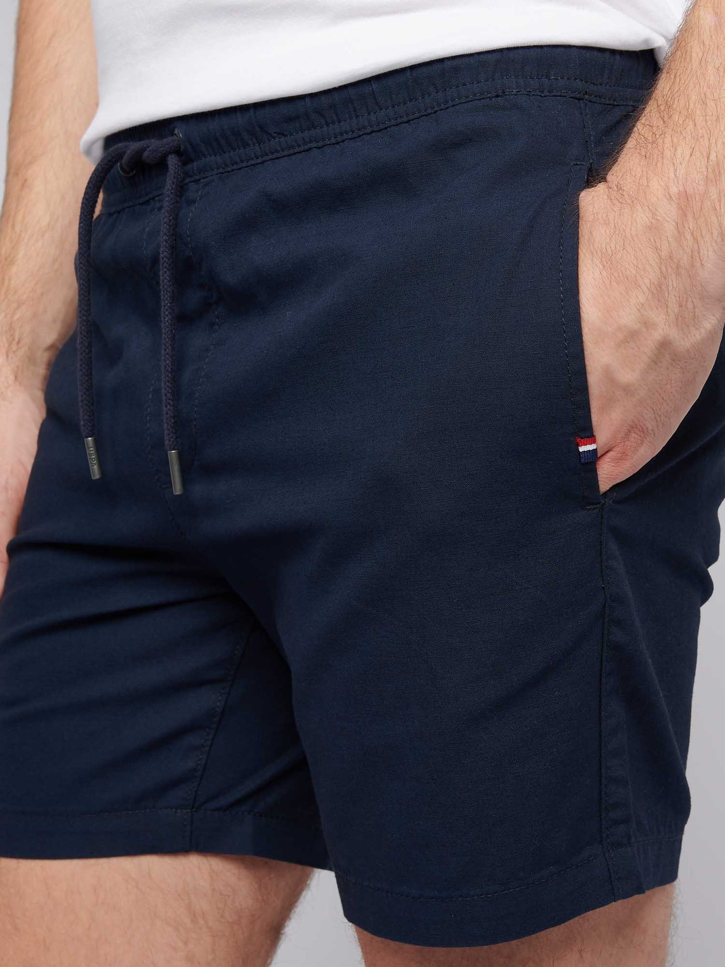 Mens Linen Blend Deck Shorts in Dark Sapphire Navy / Haute Red DHM