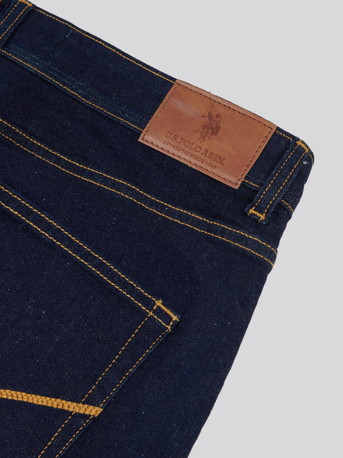 Mens Classic Fit Jean in Rinse Wash