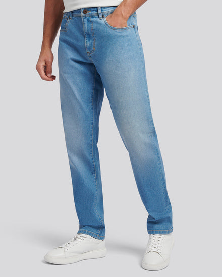 Mens Classic Fit Jean in Mid Wash