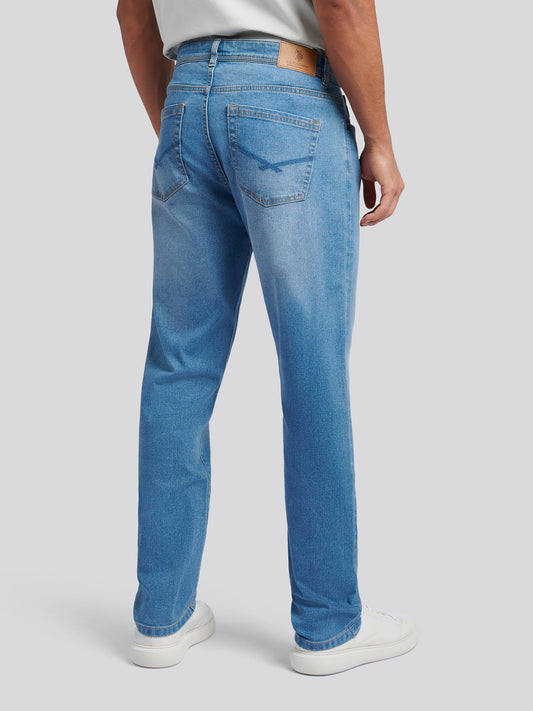 Mens Classic Fit Jean in Mid Wash