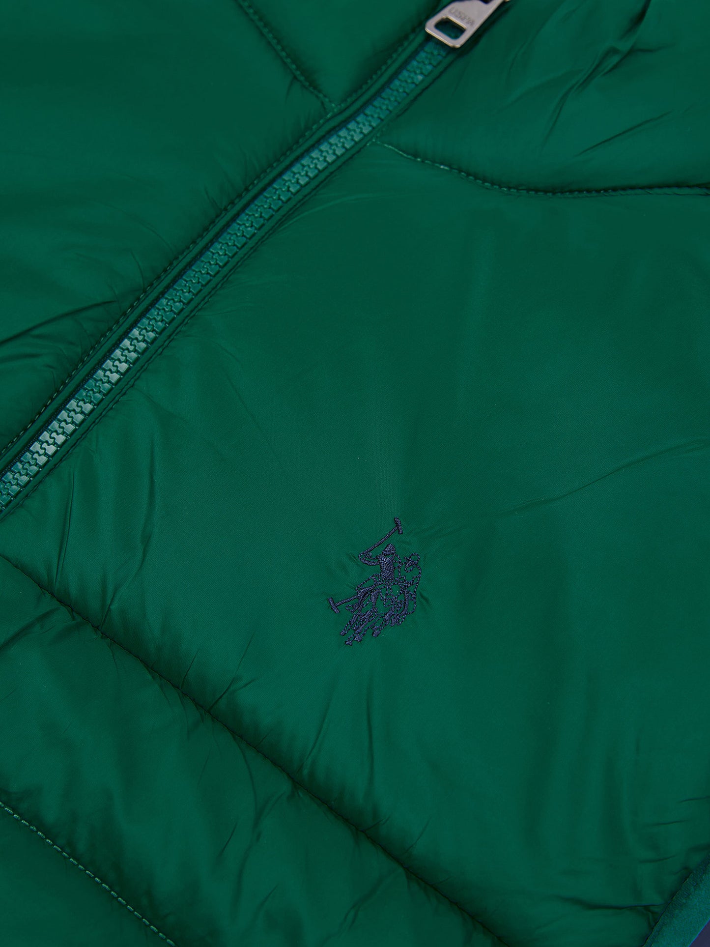 Mens Panelled Quilted Gilet in Rain Forest