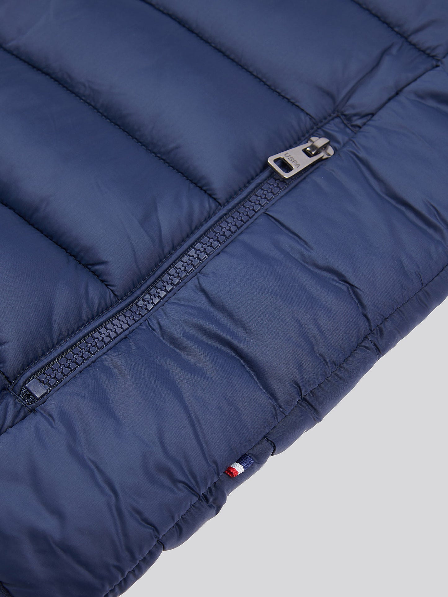 Mens Panelled Quilted Gilet in Dark Sapphire Navy / Haute Red DHM