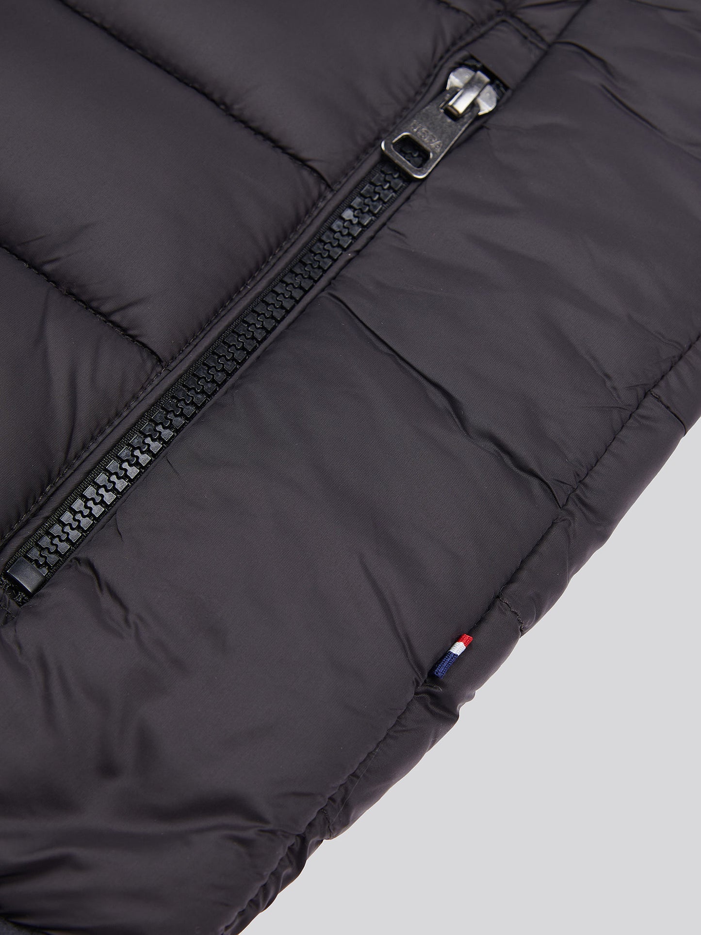Mens Panelled Quilted Gilet in Black Bright White DHM