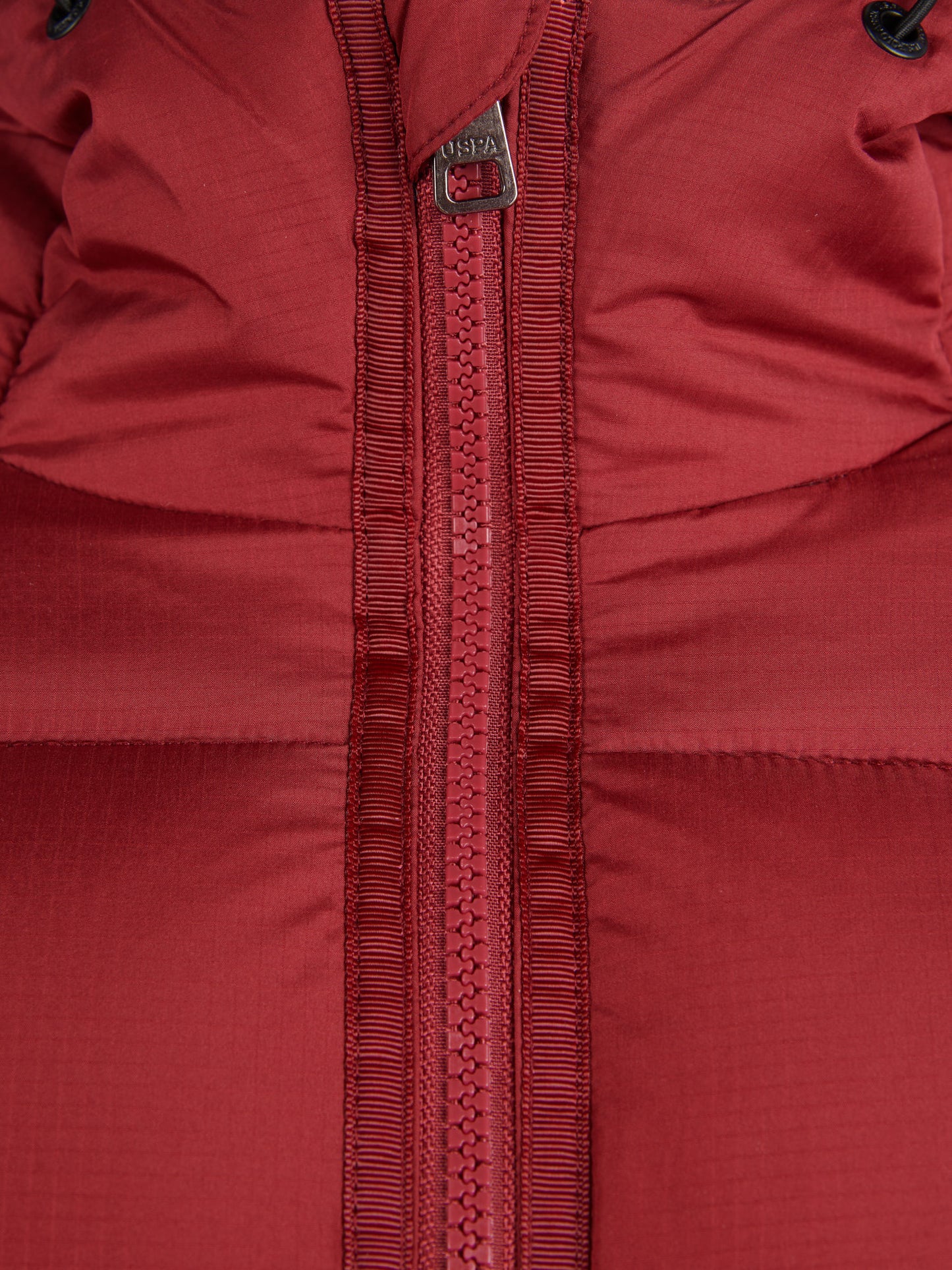 Mens Ripstop Hooded Puffer Jacket in Tibetan Red