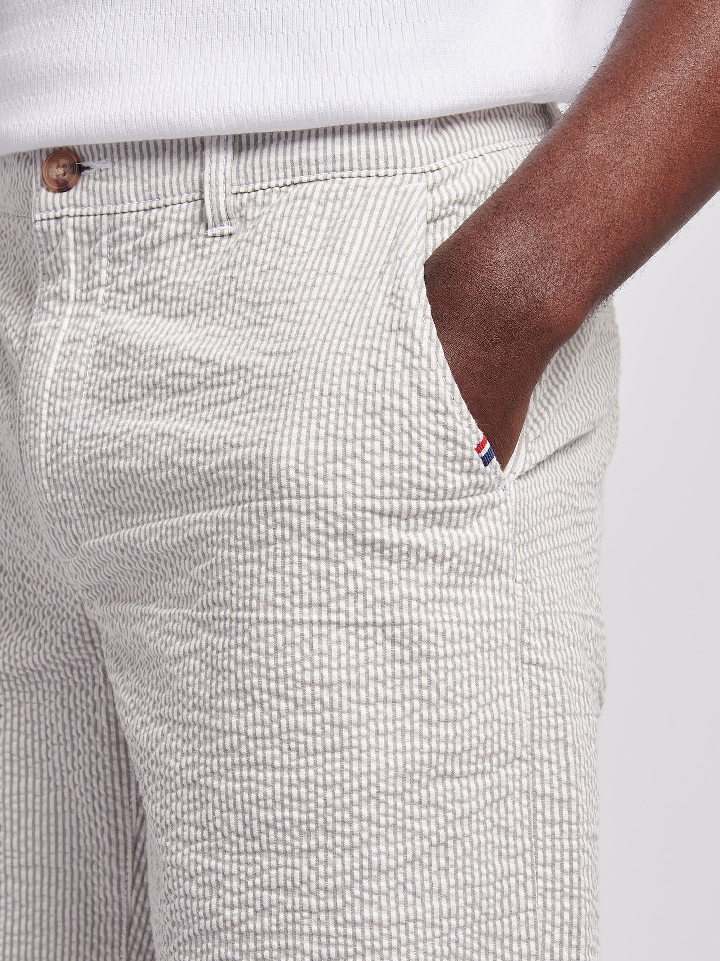 Mens Seersucker Chino Short in Northern Droplet
