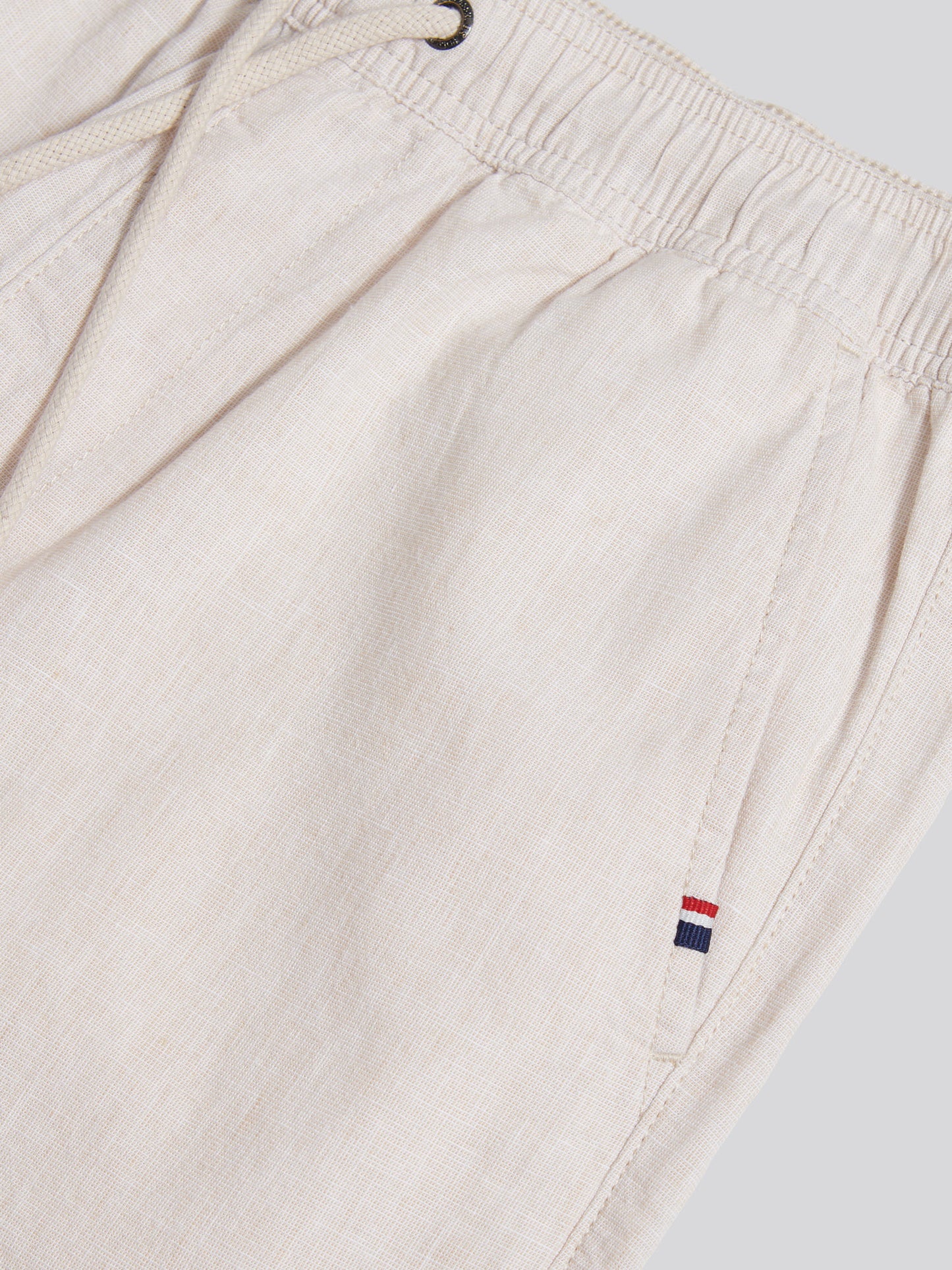 Mens Linen Blend Drawstring Short in Doeskin