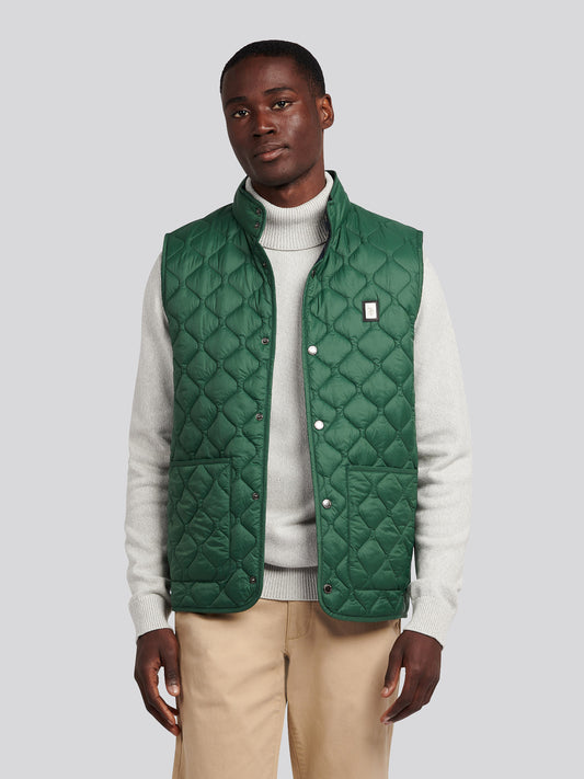 Mens Onion Quilt Lightweight Gilet in Pineneedle