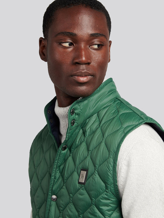Mens Onion Quilt Lightweight Gilet in Pineneedle