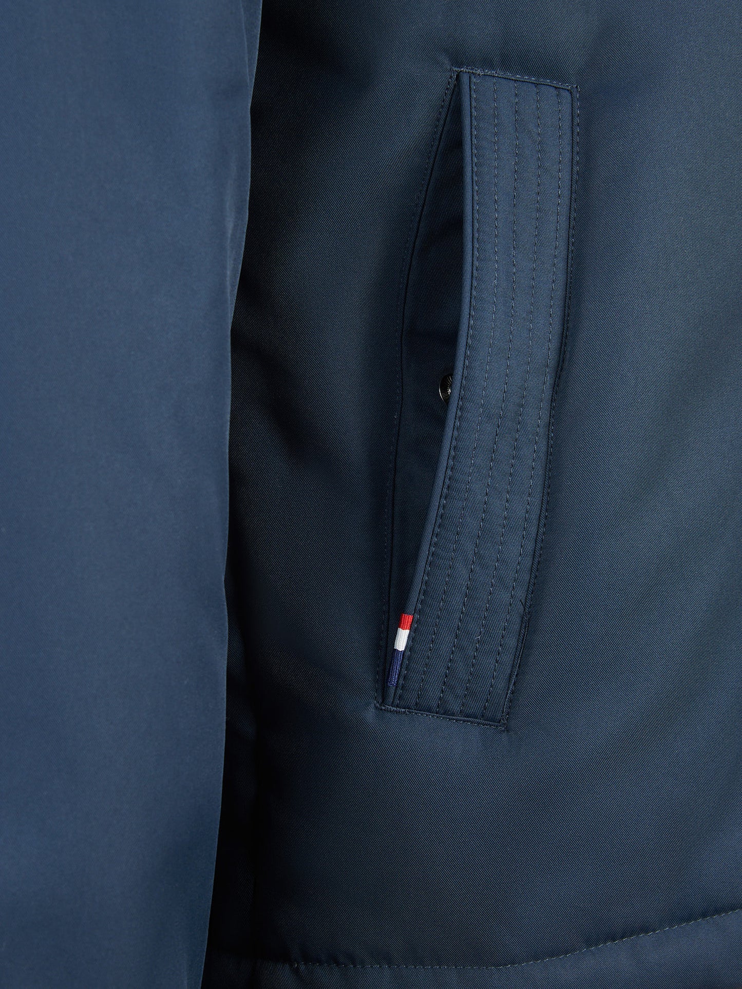 Mens Lightweight Quilt Funnel Puffer in Dark Sapphire Navy / Moonlight Blue DHM