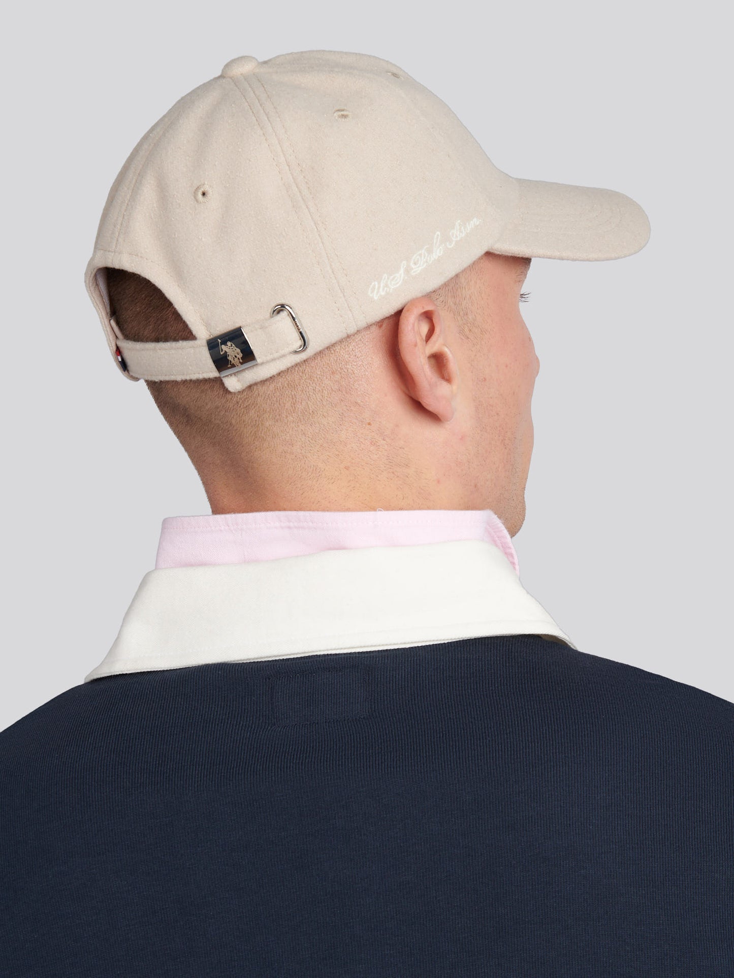 Mens Boucle Cap in Atmosphere