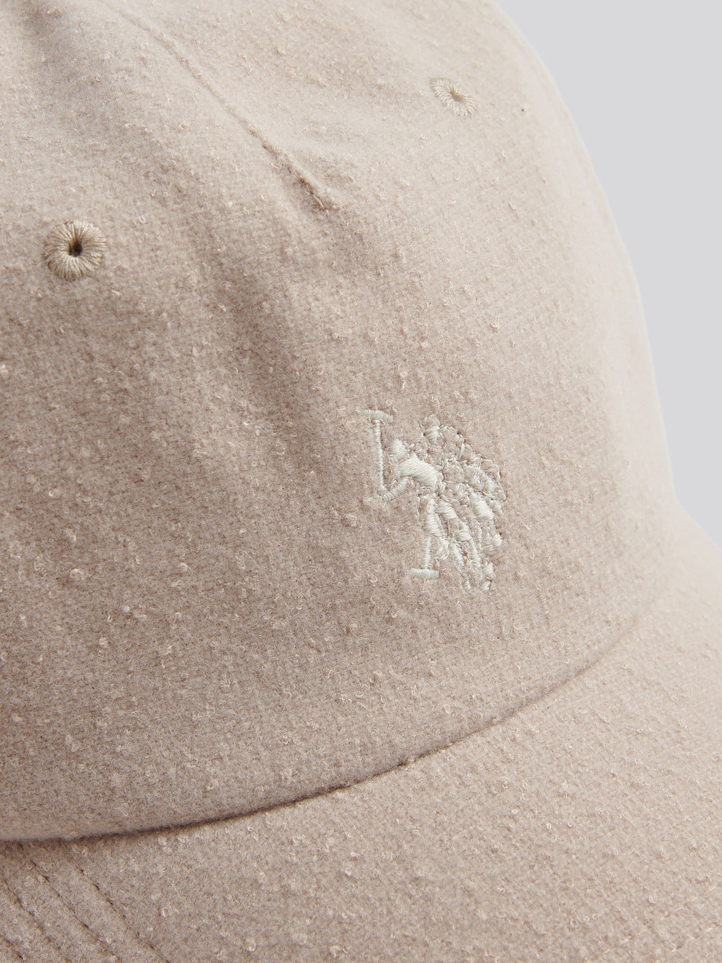 Mens Boucle Cap in Atmosphere
