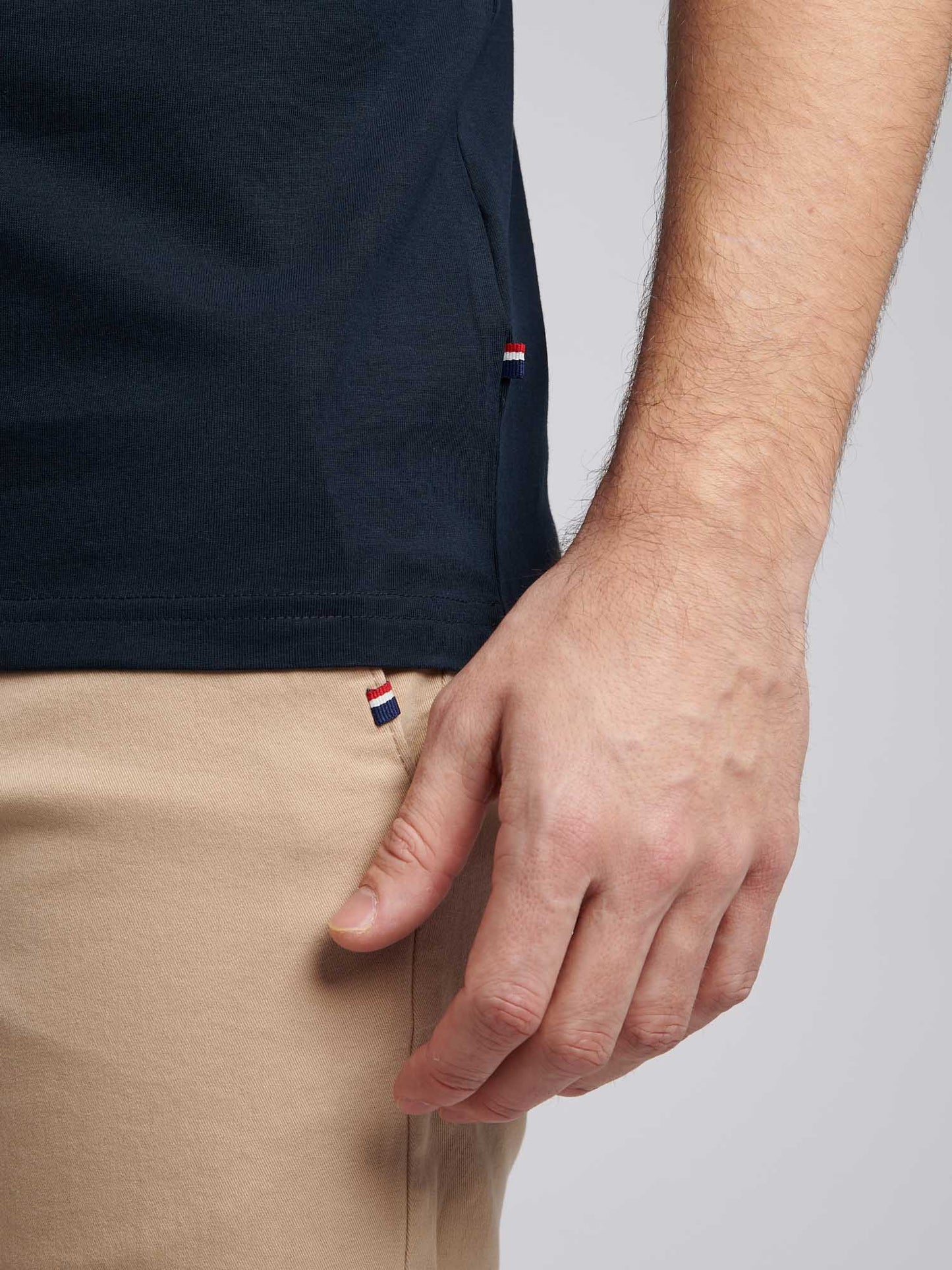 Mens Large Player T-Shirt in Dark Sapphire Navy / Haute Red DHM