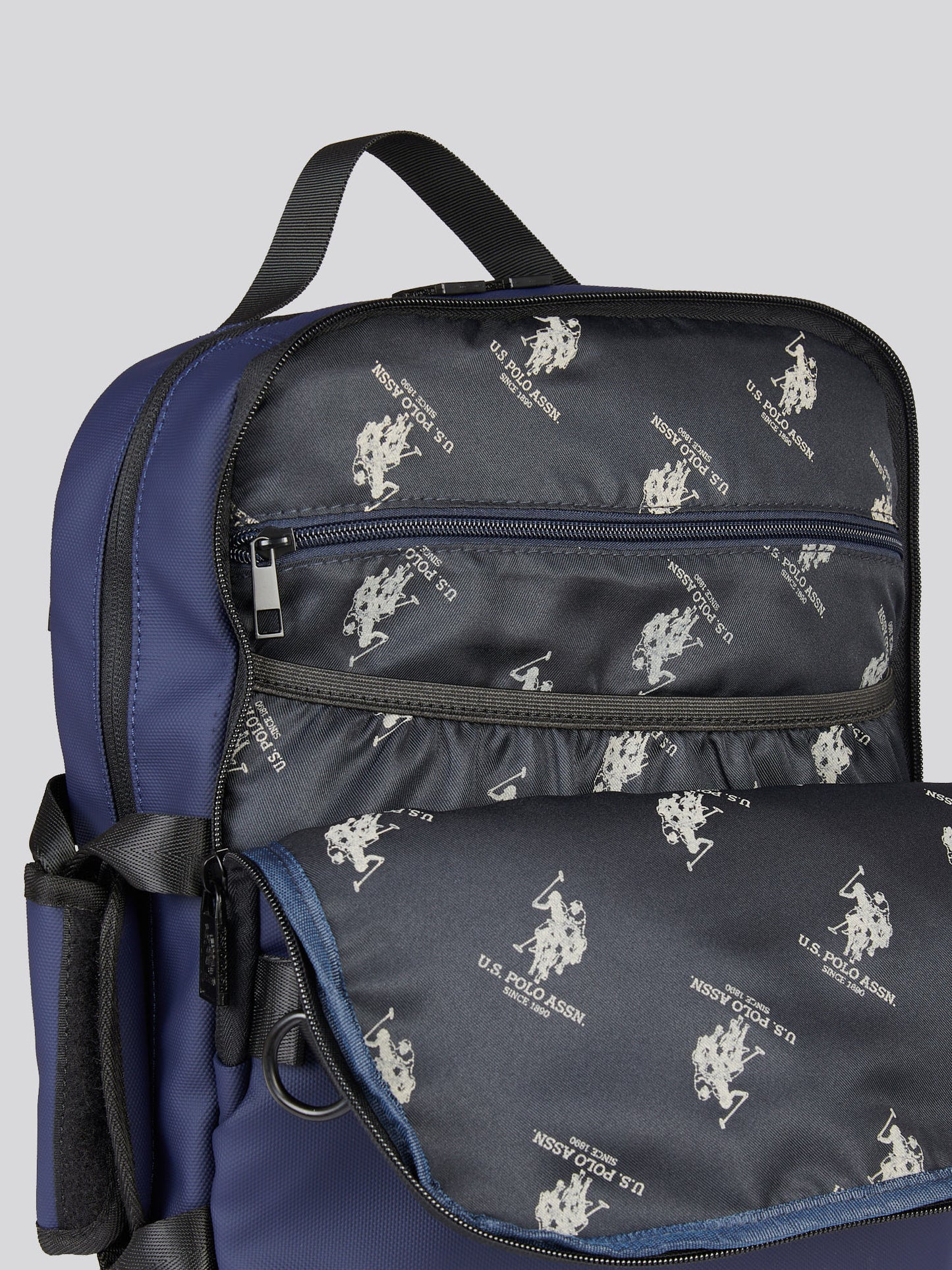 Mens Arrowhead Backpack in Navy