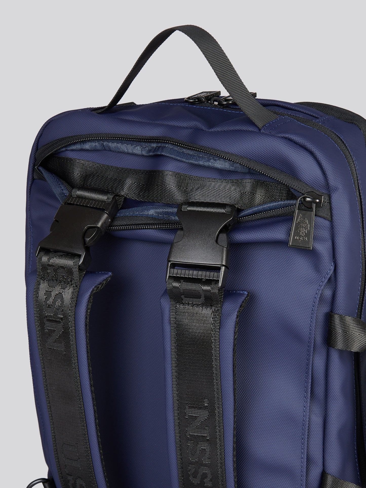 Mens Arrowhead Backpack in Navy