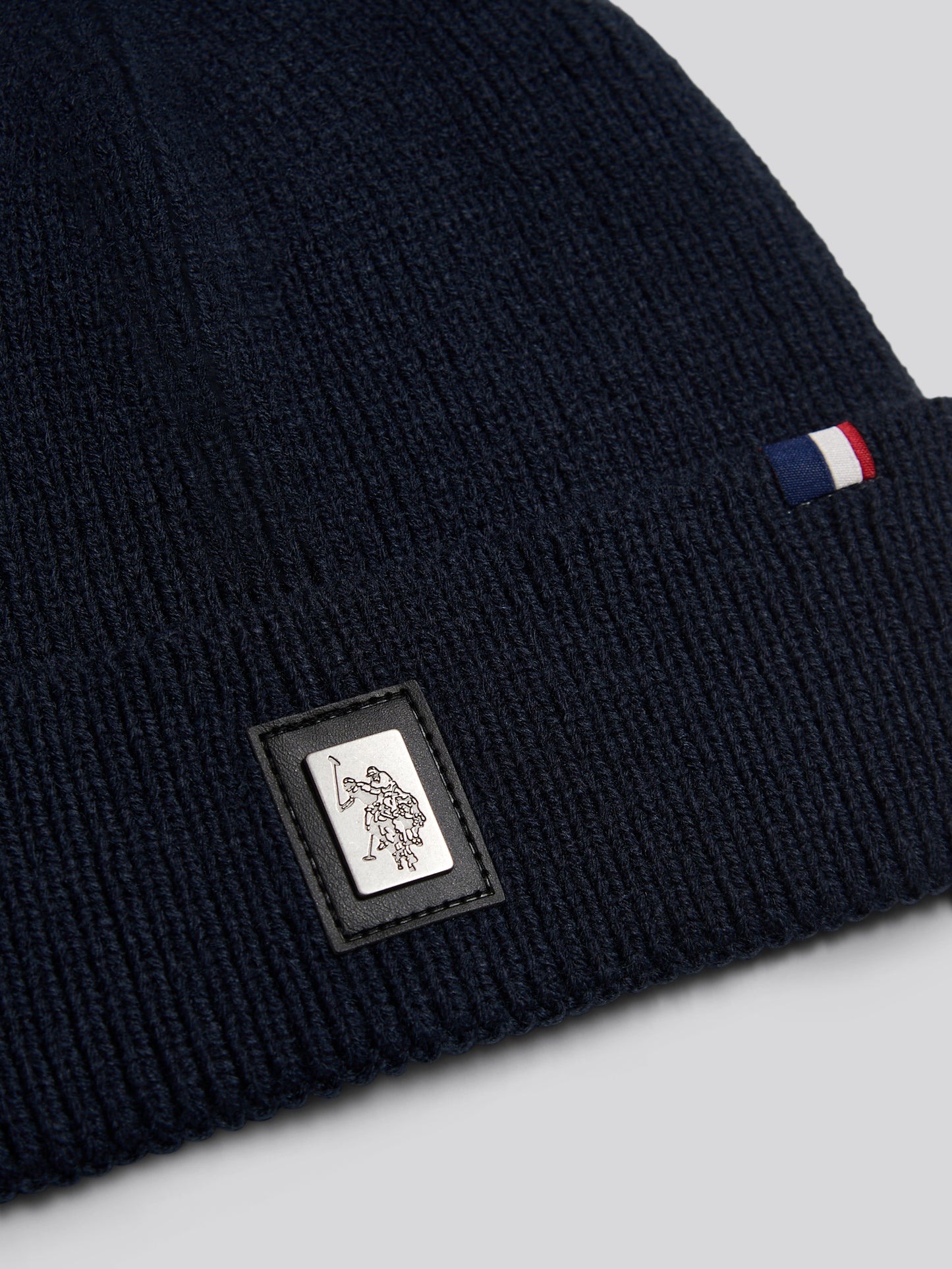 Mens Engraved Metal Badge Knitted Beanie Dark Sapphire Navy