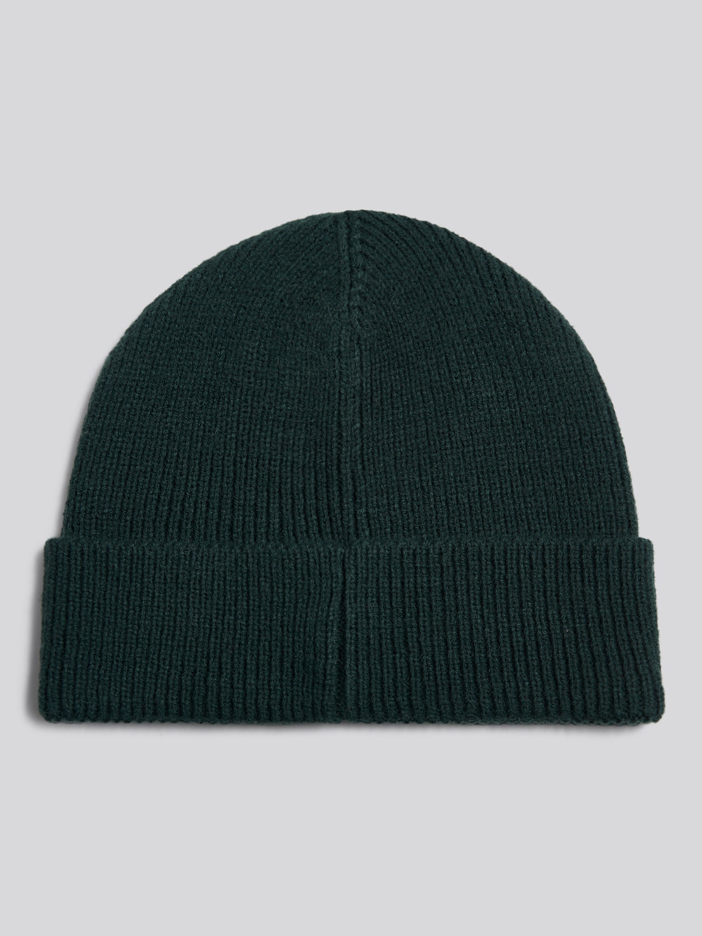 Mens Engraved Metal Badge Knitted Beanie Green Gables Marl