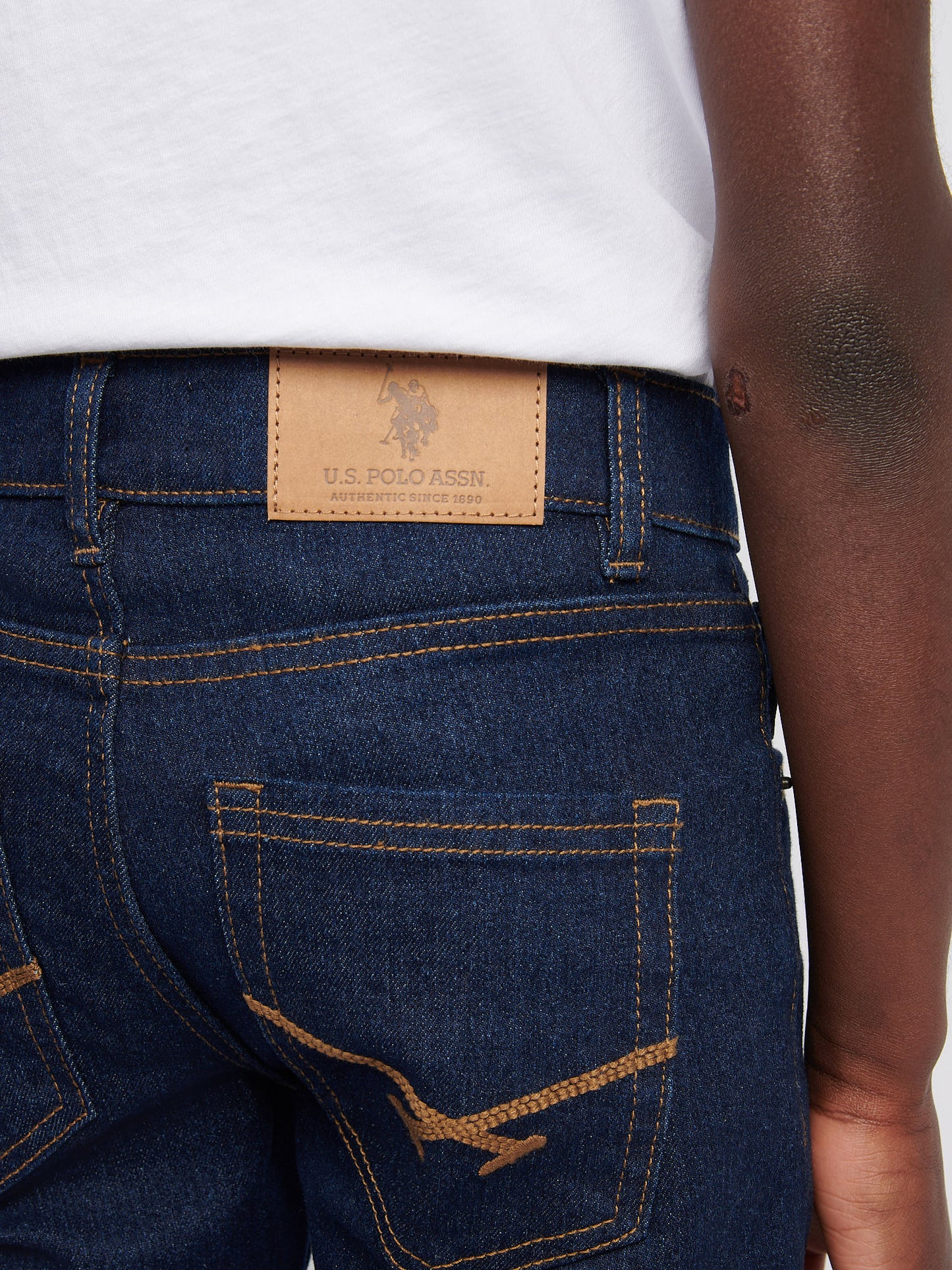 Boys Classic Fit Jean in Rinse Wash