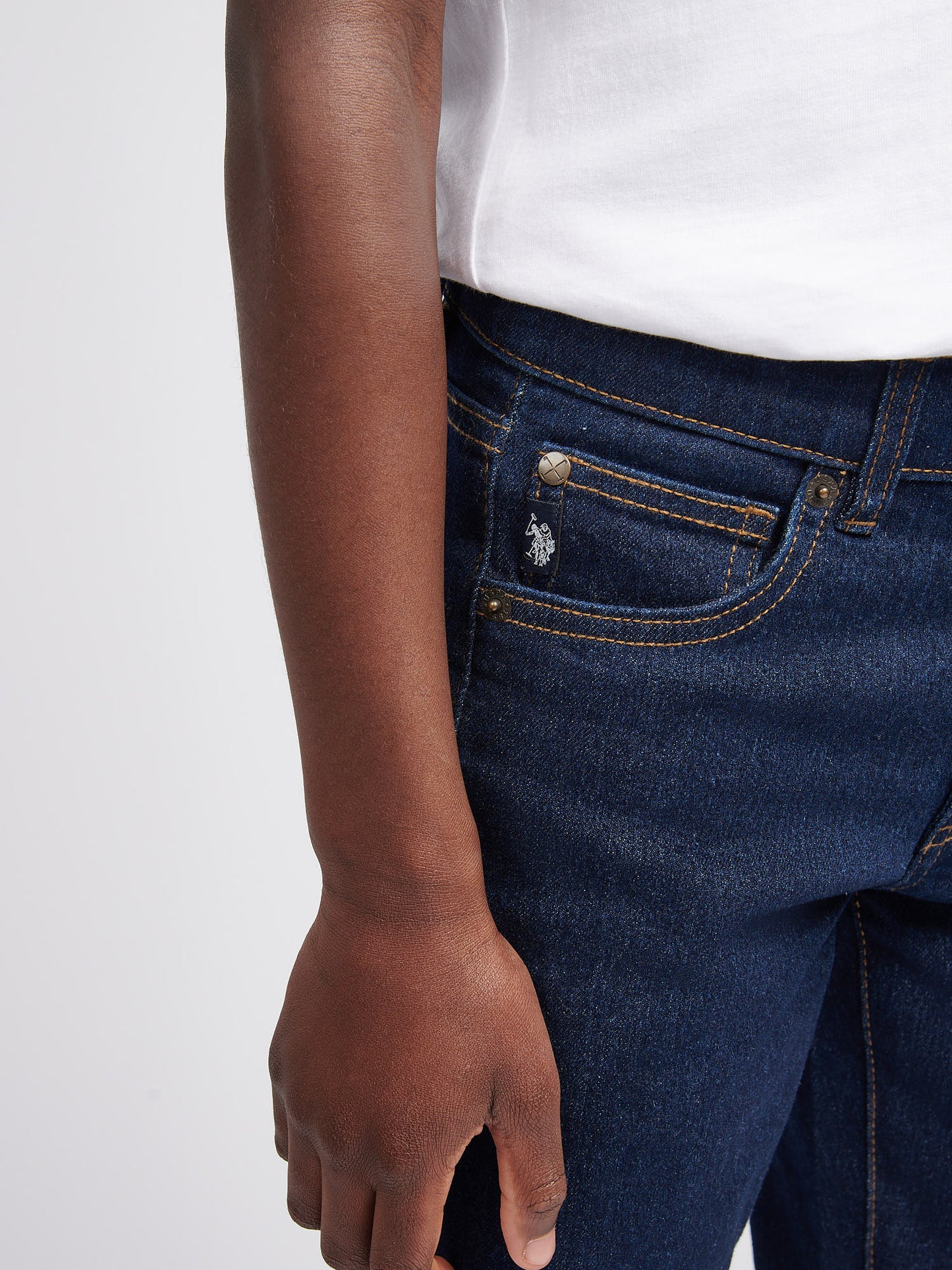 Boys Classic Fit Jean in Rinse Wash