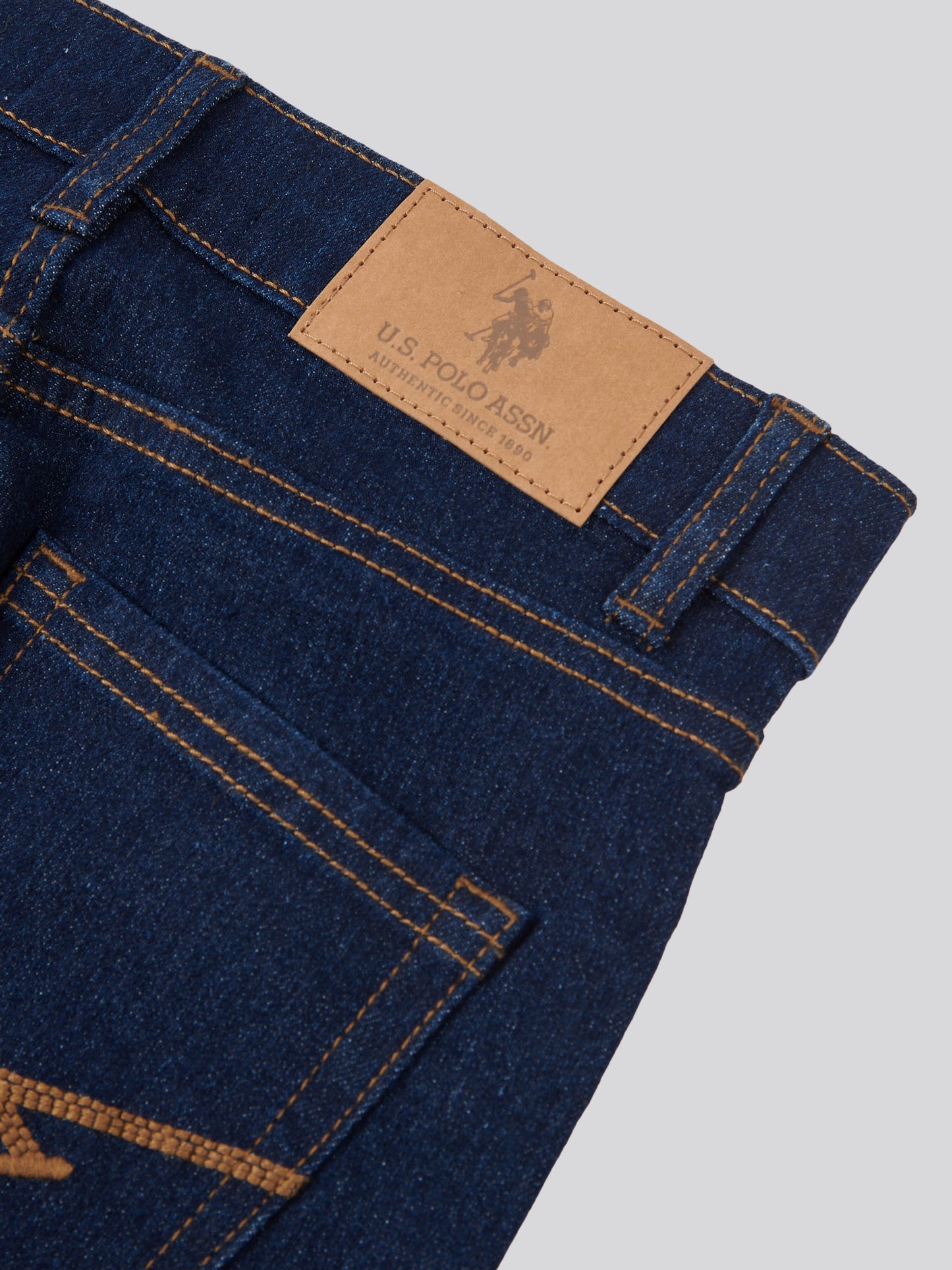 Boys Classic Fit Jean in Rinse Wash
