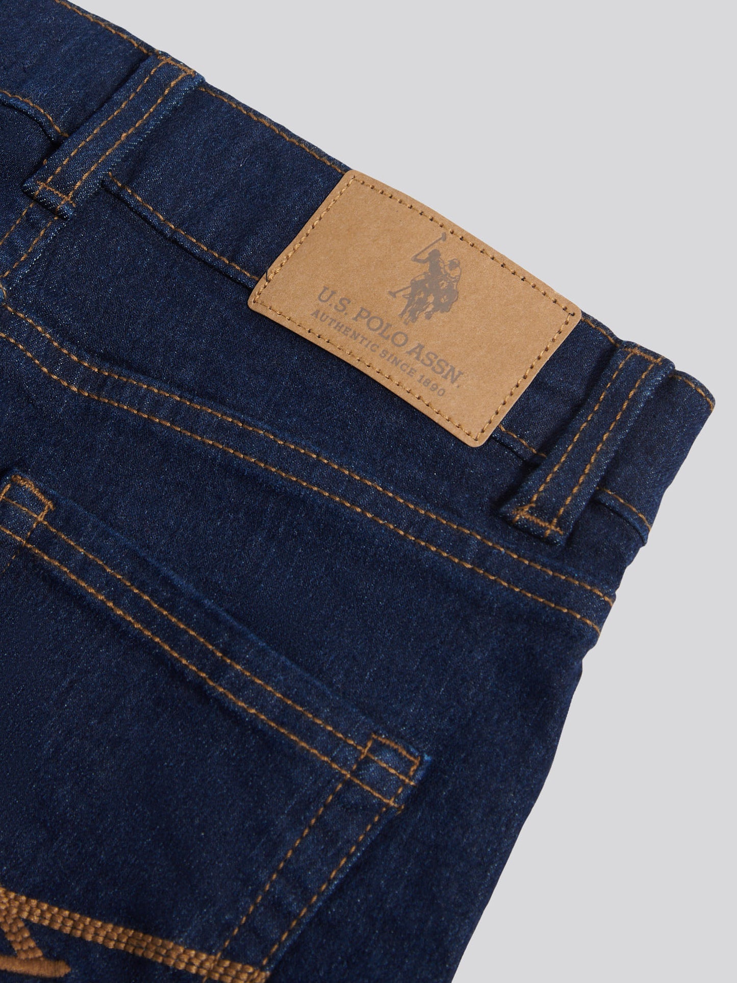 Boys Classic Fit Jean in Rinse Wash